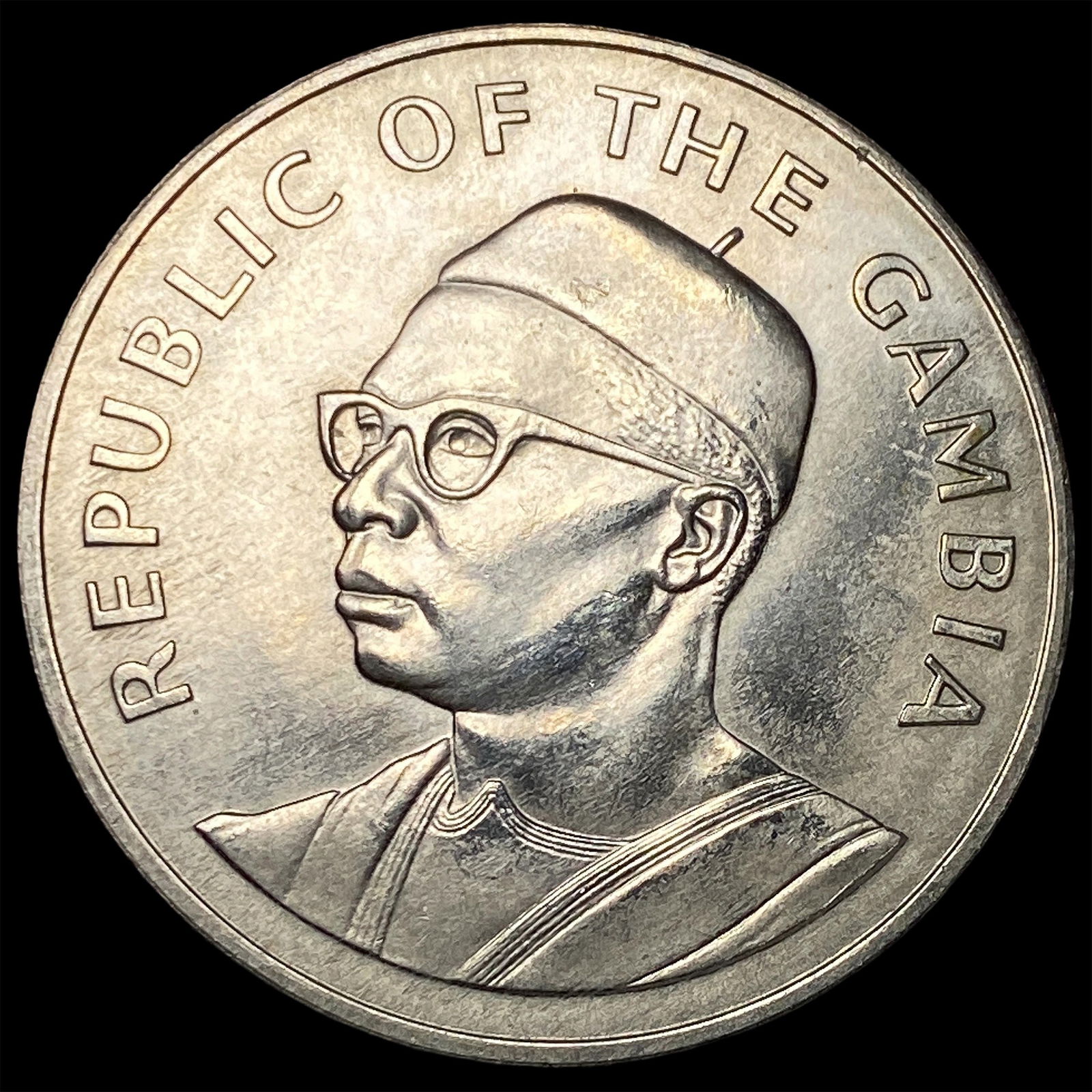 1975 Gambia Silver 10 Dalasis UNCIRCULATED (1 of 2)