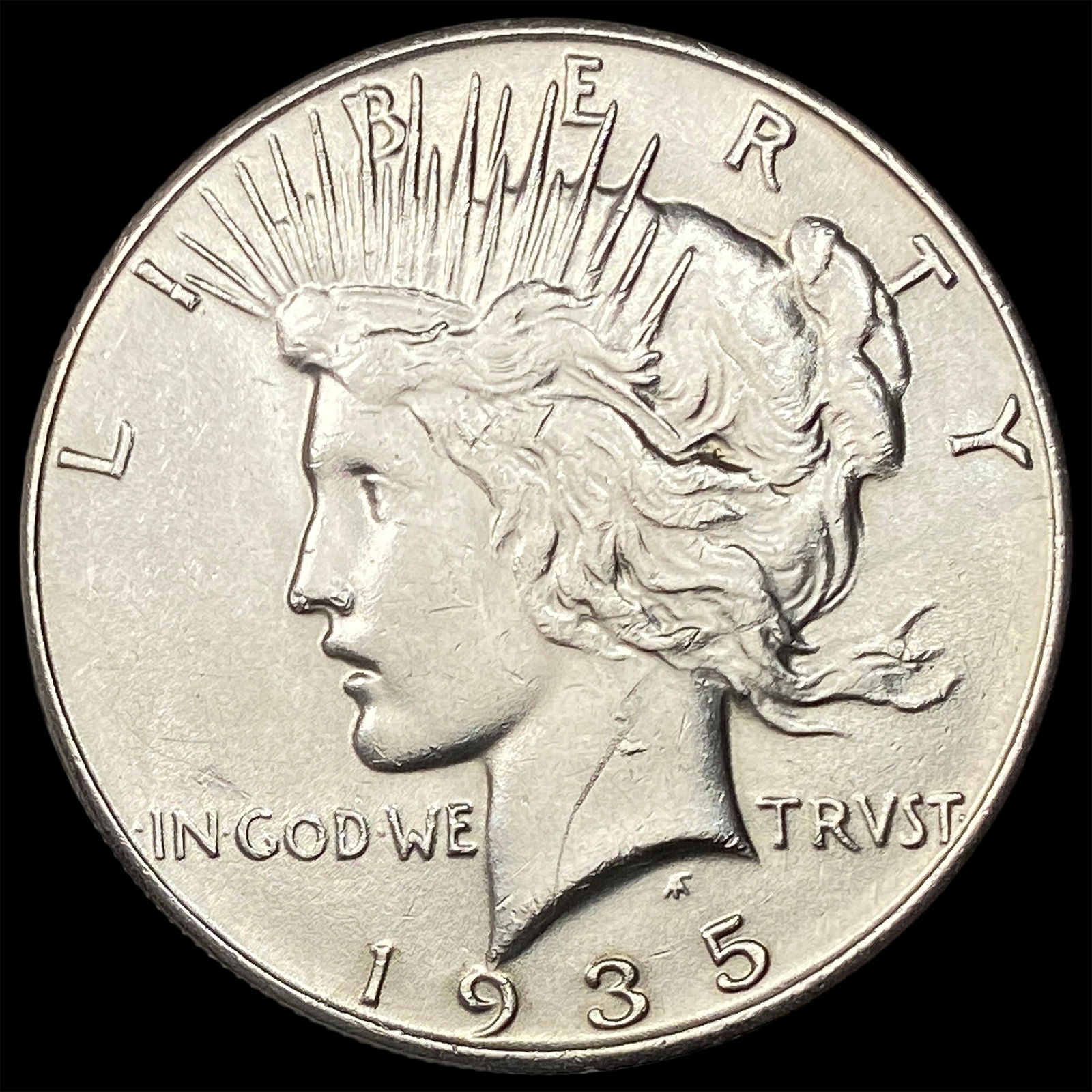1935 Silver Peace Dollar CLOSELY UNCIRCULATED (1 of 2)