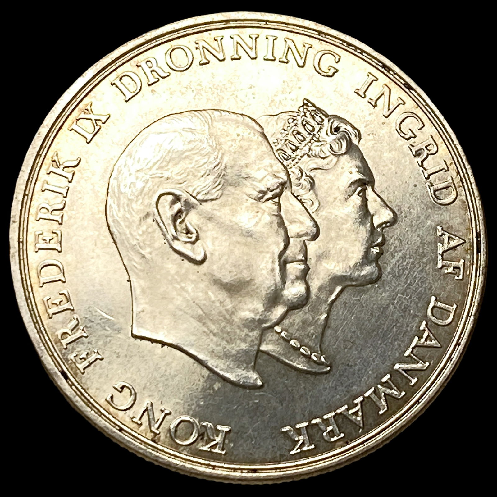 1960 Denmark Silver 5 Kroner UNCIRCULATED (1 of 2)