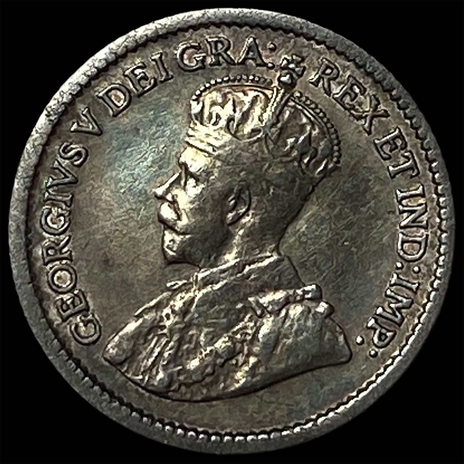 1915 Canada Silver 5 Cents NEARLY UNCIRCULATED (1 of 2)