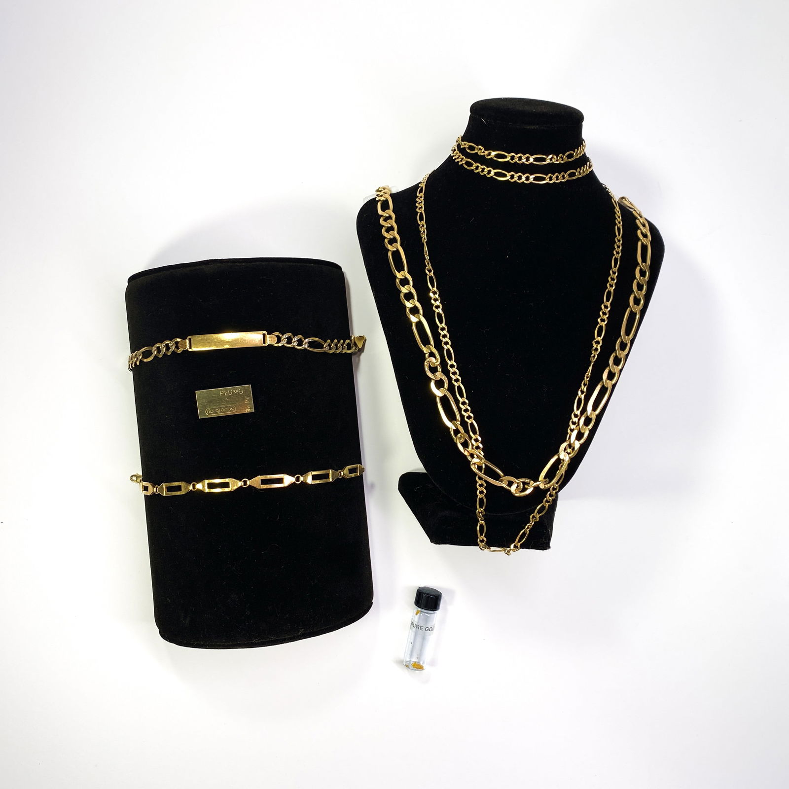 Assorted lot of Gold Jewlery 97.8g 10K Gold: Assorted lot of Gold Jewlery 97.8g 10K Gold