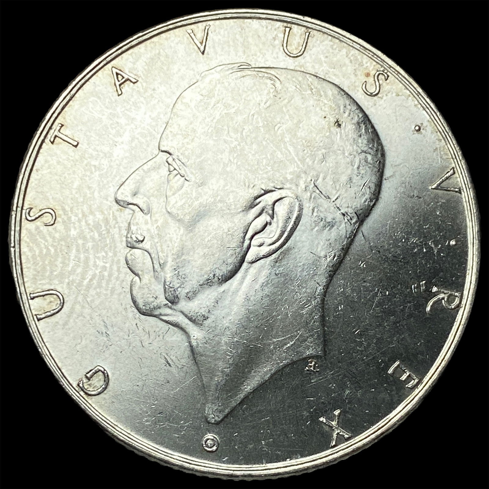 1938 Sweden Silver 2 Kroner UNCIRCULATED: 1938 Sweden Silver 2 Kroner UNCIRCULATED