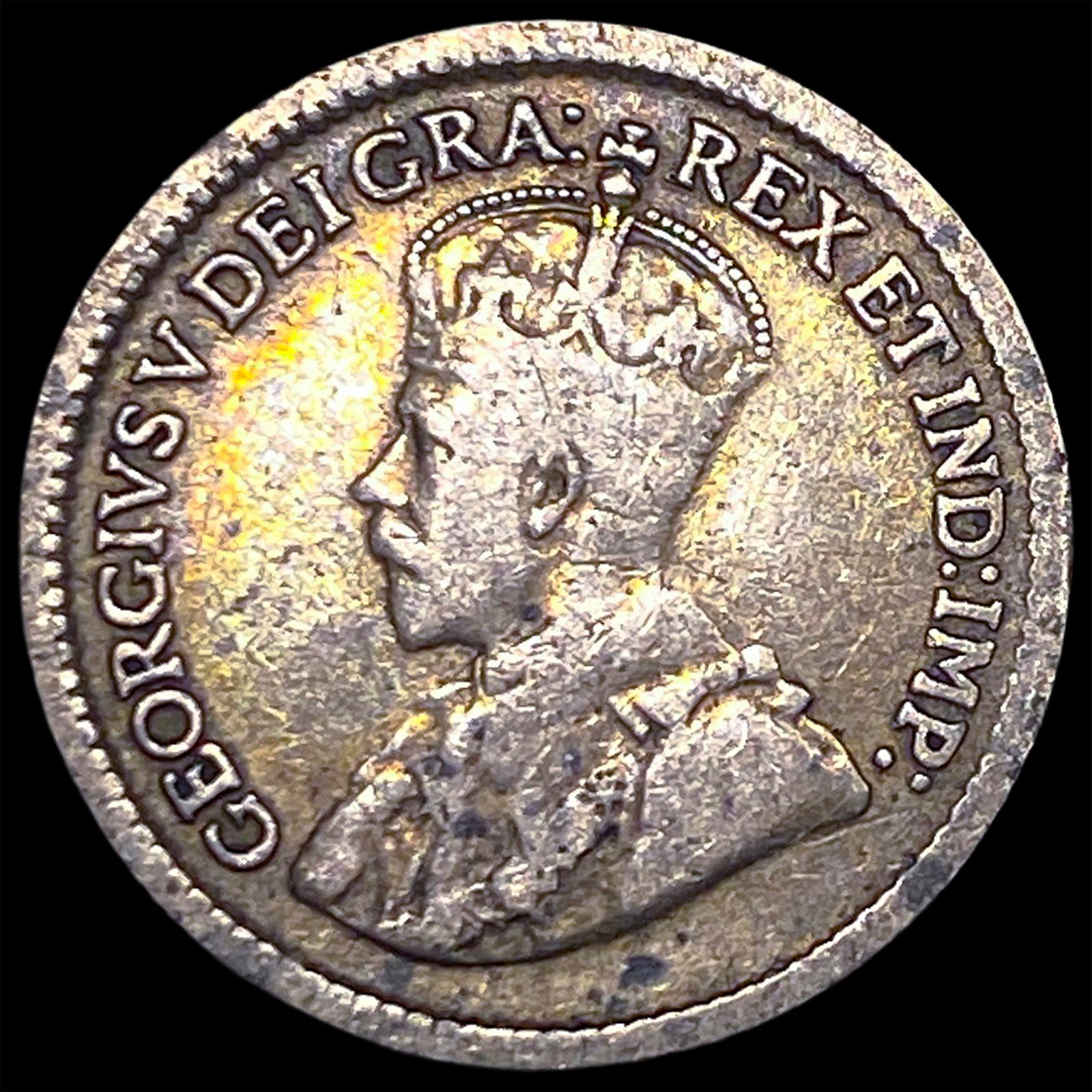 1915 Canada Silver 5 Cents NEARLY UNCIRCULATED (1 of 2)