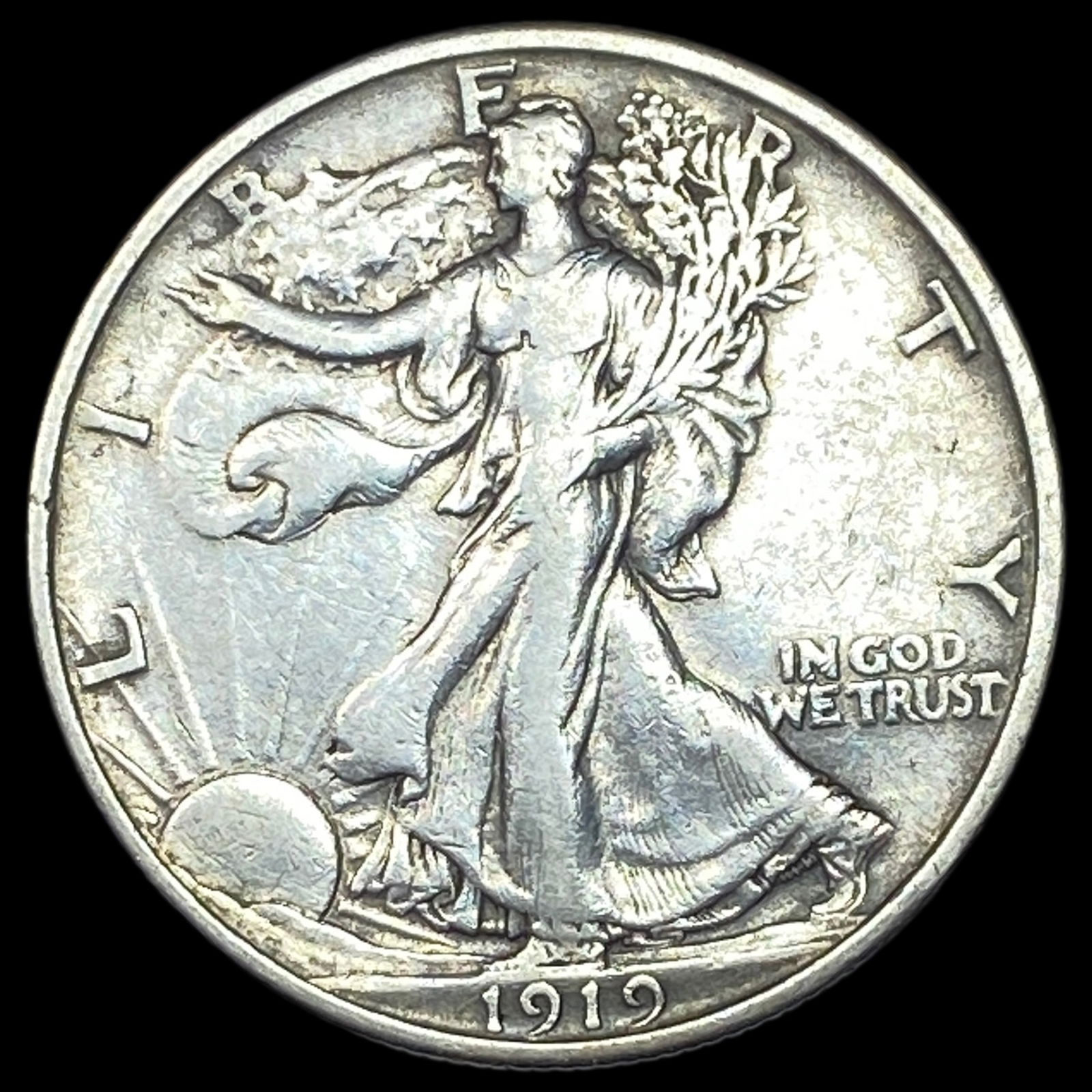 1919 Walking Liberty Half Dollar NEARLY UNCIRCULATED (1 of 2)