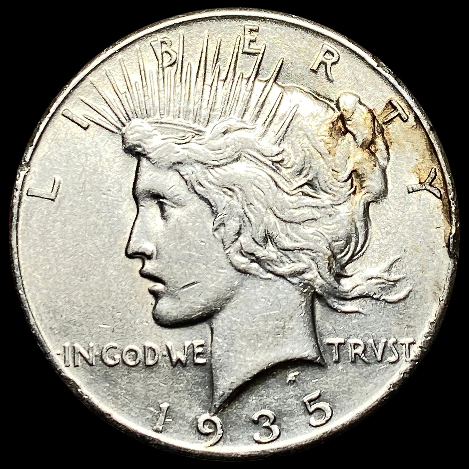 1935 Silver Peace Dollar CLOSELY UNCIRCULATED (1 of 2)