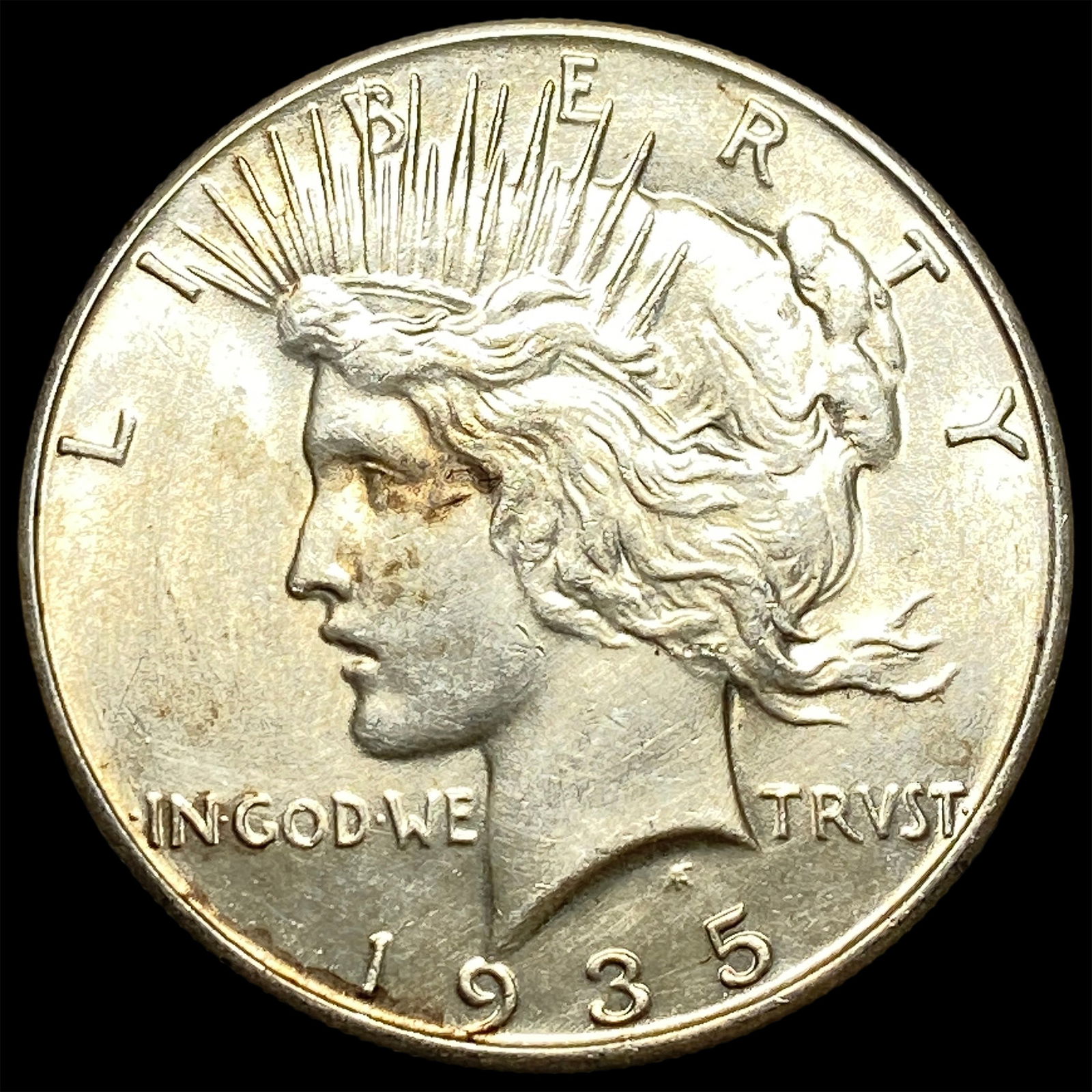 1935 Silver Peace Dollar CLOSELY UNCIRCULATED (1 of 2)