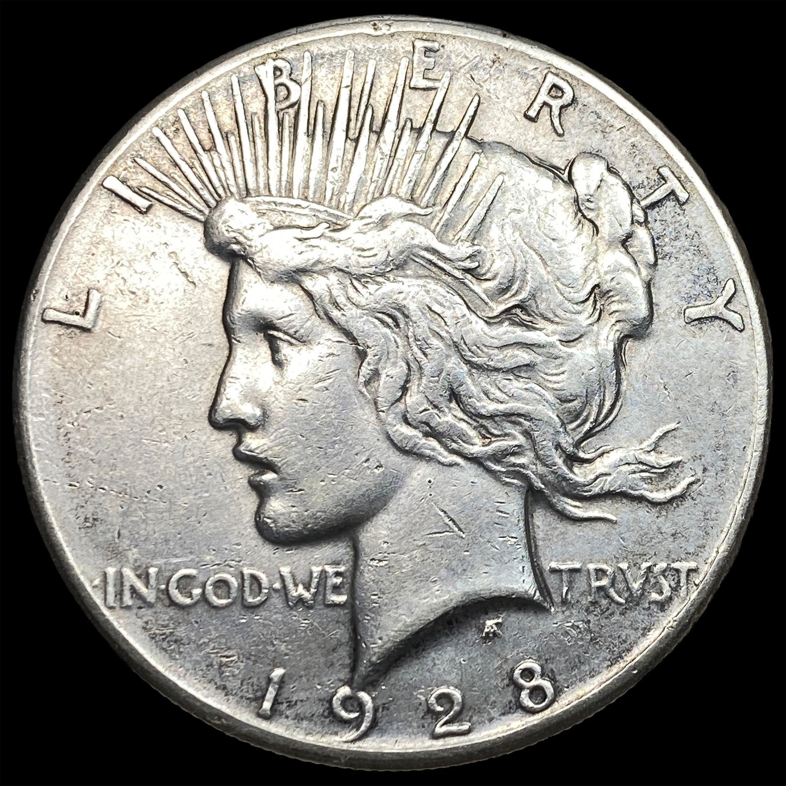 1928 Silver Peace Dollar NEARLY UNCIRCULATED (1 of 2)