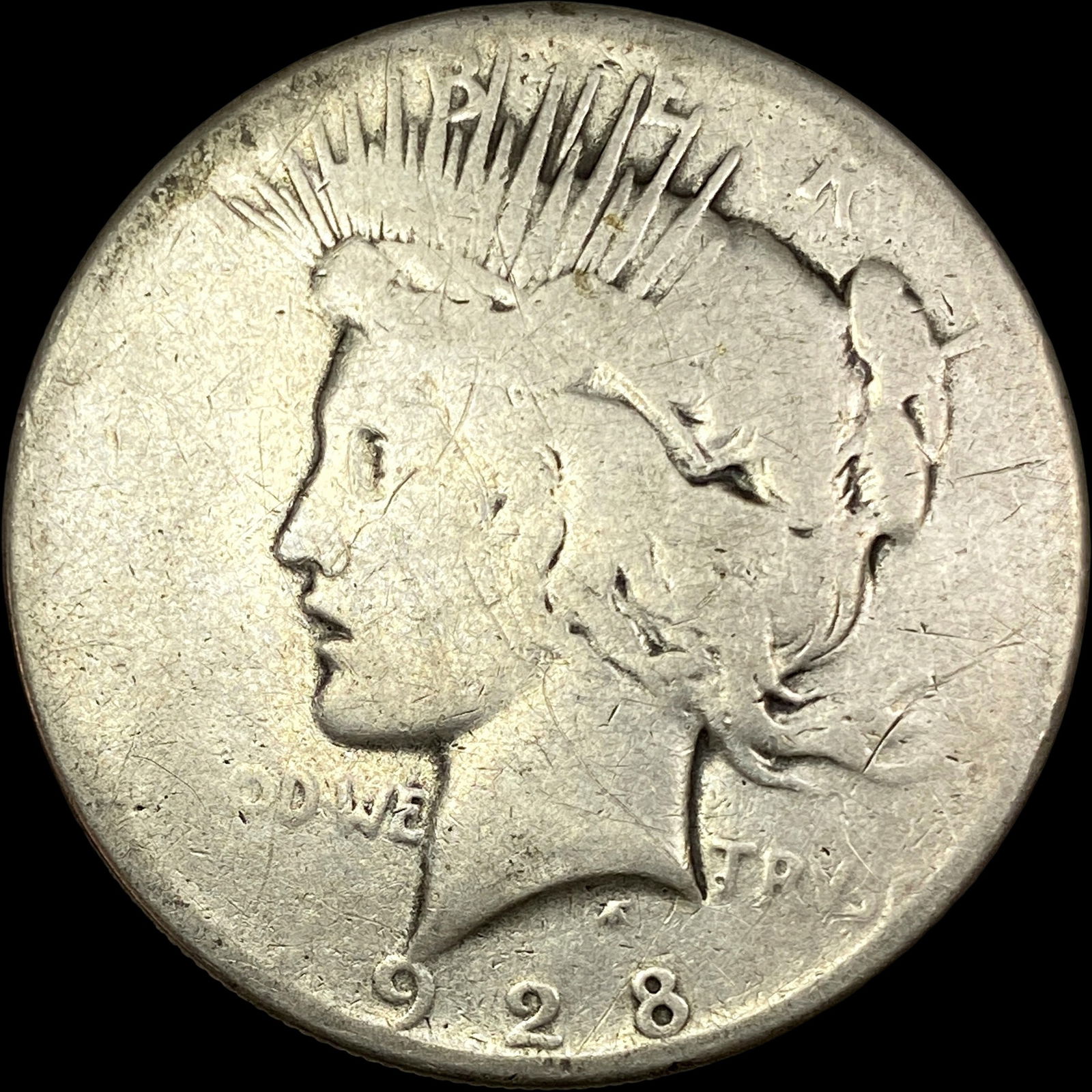 1928 Silver Peace Dollar NICELY CIRCULATED (1 of 2)