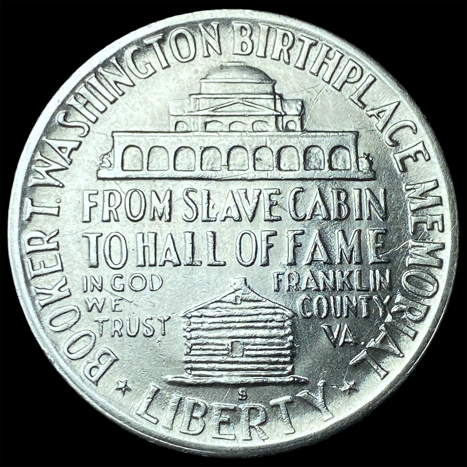 1946-S Silver Half Dollar Booker T. Washington CLOSELY UNCIRCULATED - 2