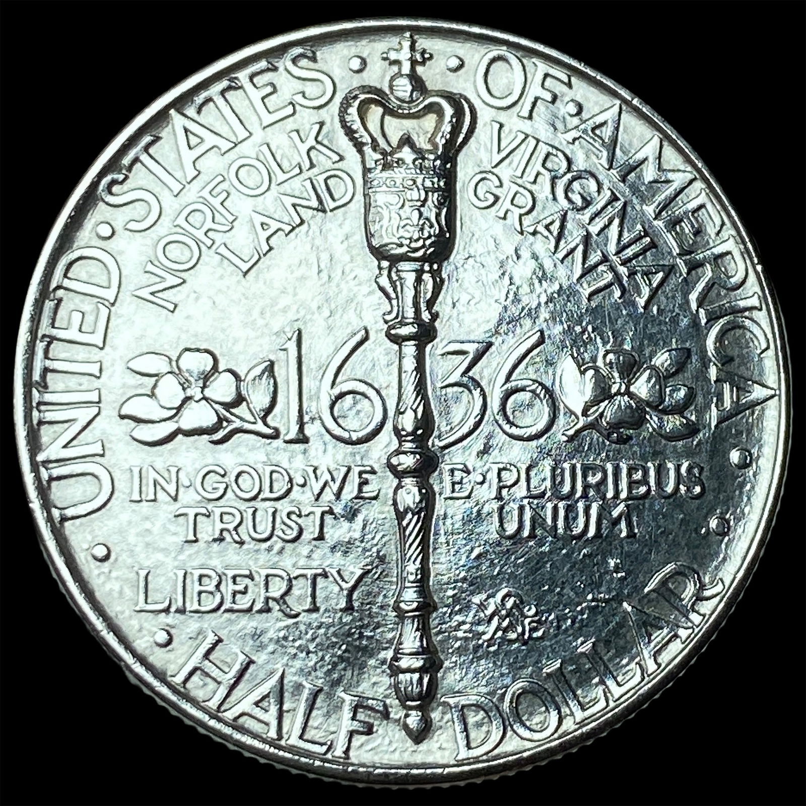 1936 Norfolk Bicentennial Silver Half Dollar UNCIRCULATED (1 of 2)