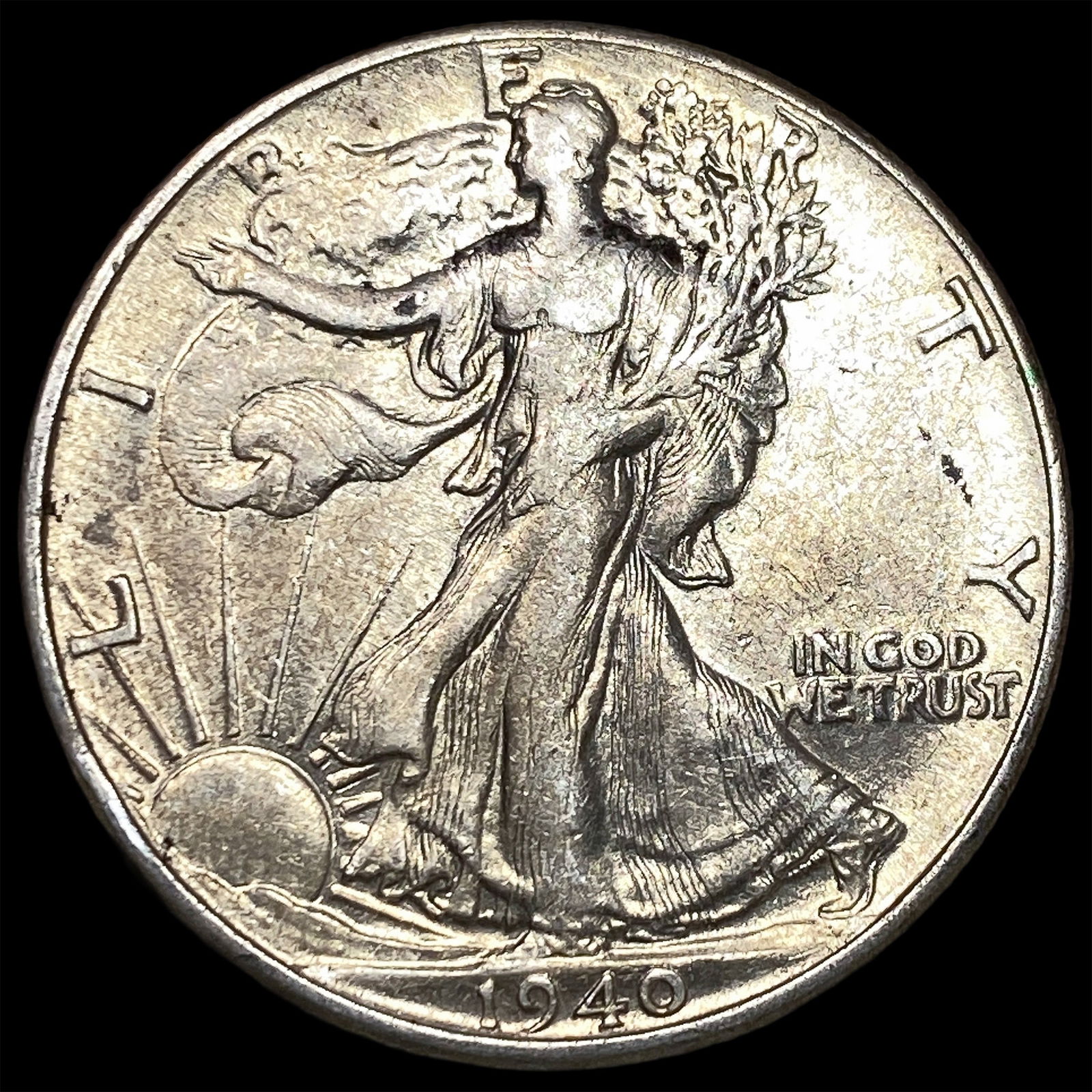 1940 Silver Half Dollar (Walking Liberty) CLOSELY UNCIRCULATED: 1940 Silver Half Dollar (Walking Liberty) CLOSELY UNCIRCULATED