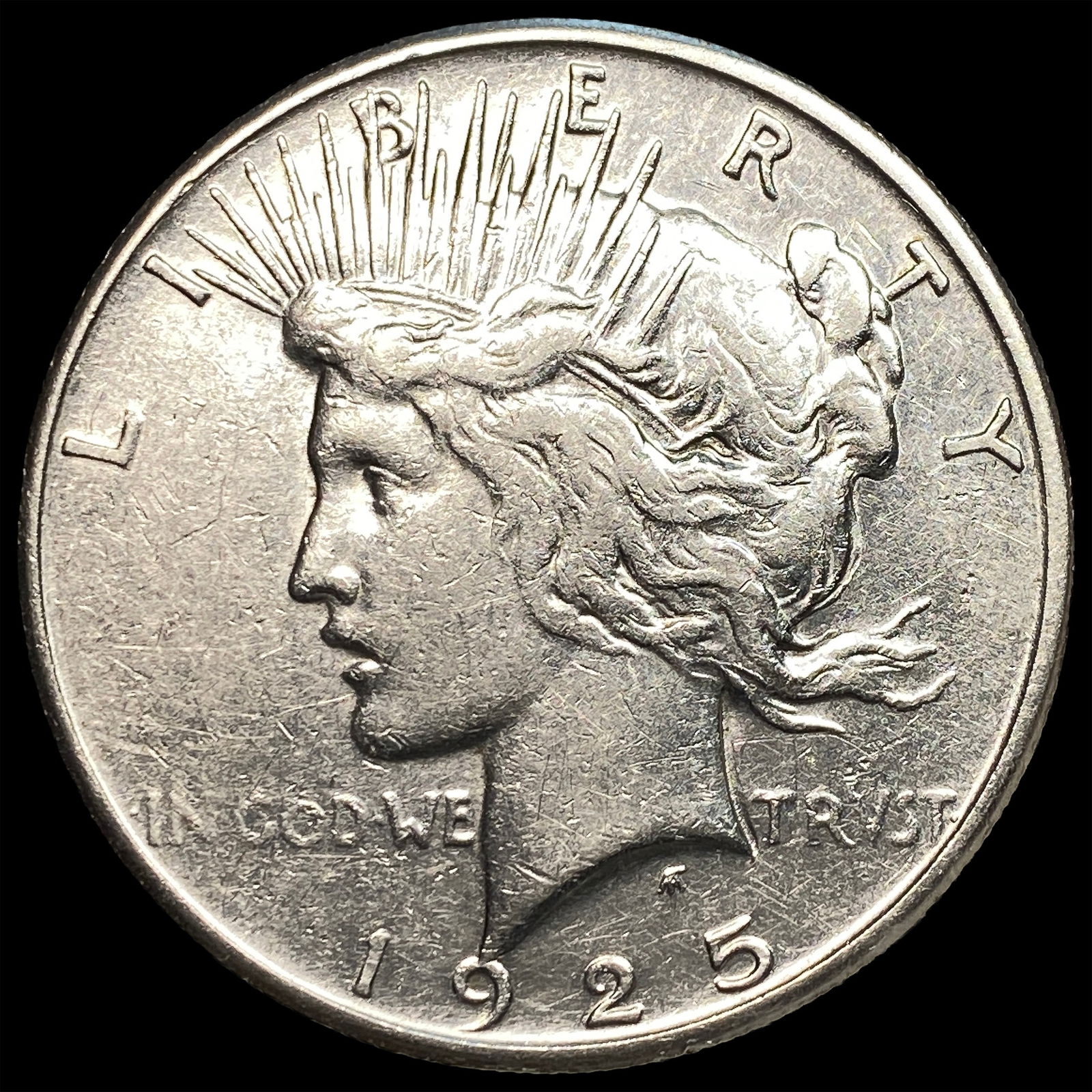 1925-S Silver Peace Dollar NEARLY UNCIRCULATED (1 of 2)