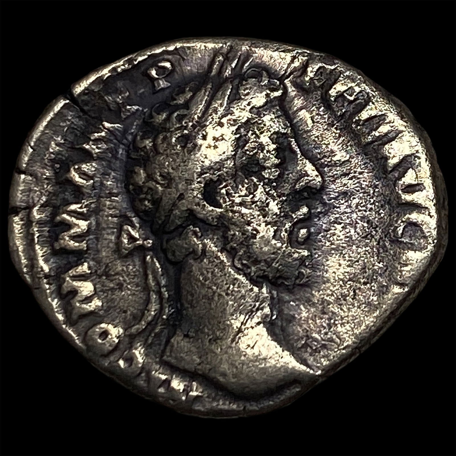 Roman Empire Commodus 180-196 AD Silver Denarius NEARLY UNCIRCULATED: Roman Empire Commodus 180-196 AD Silver Denarius NEARLY UNCIRCULATED