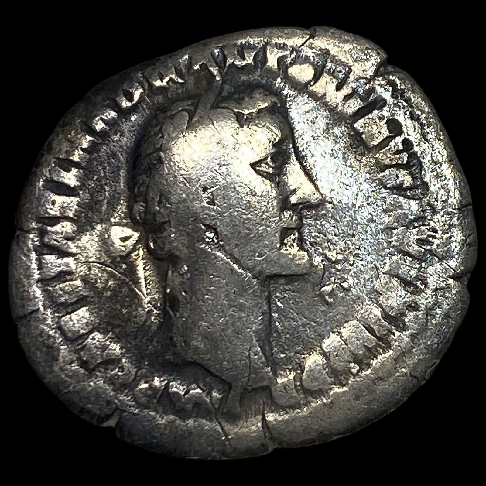 Roman Empire Antoninus Pius 138-161 AD Silver Denarius NEARLY UNCIRCULATED: Roman Empire Antoninus Pius 138-161 AD Silver Denarius NEARLY UNCIRCULATED