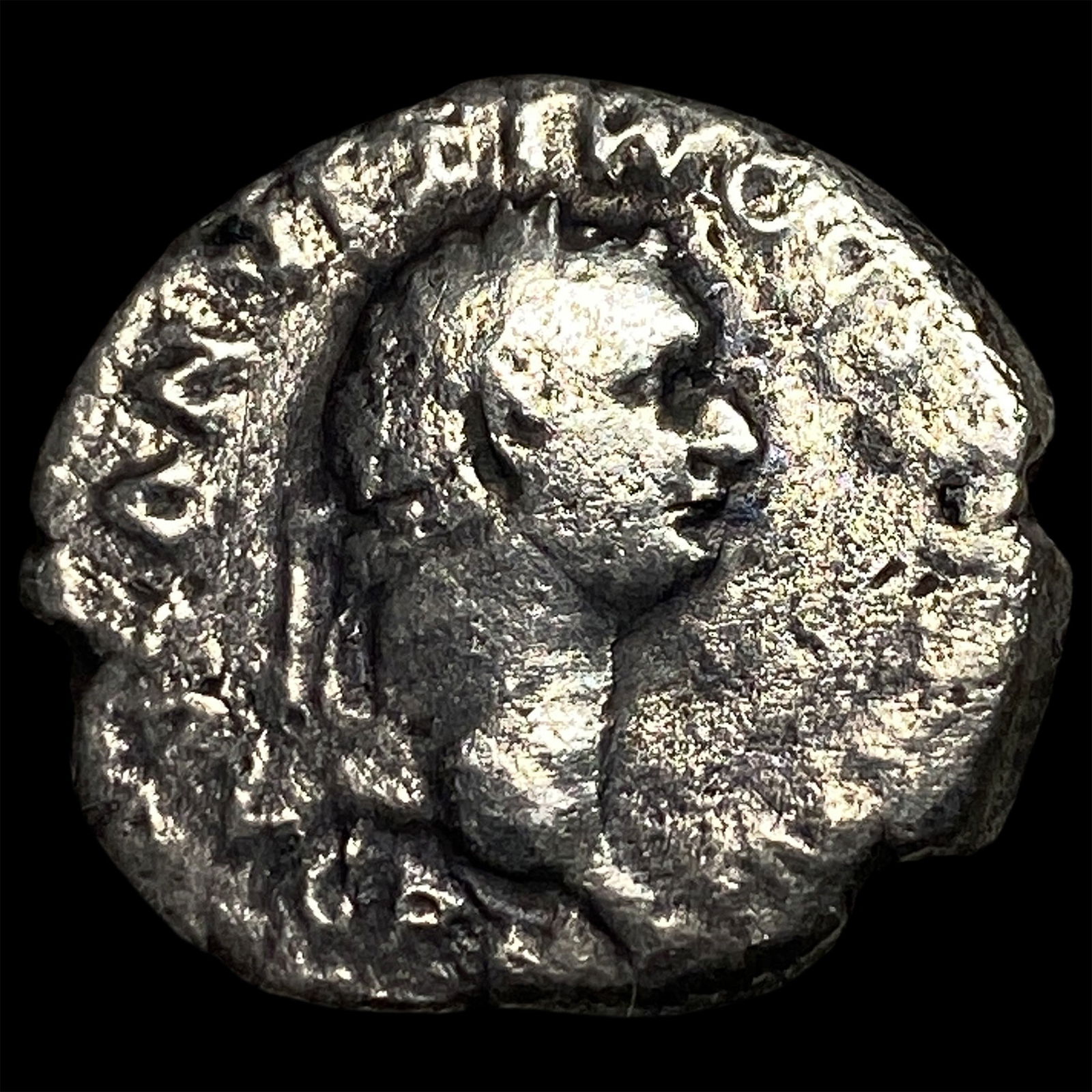 Roman Empire Domitian 81-96 AD Silver Denarius NEARLY UNCIRCULATED: Roman Empire Domitian 81-96 AD Silver Denarius NEARLY UNCIRCULATED