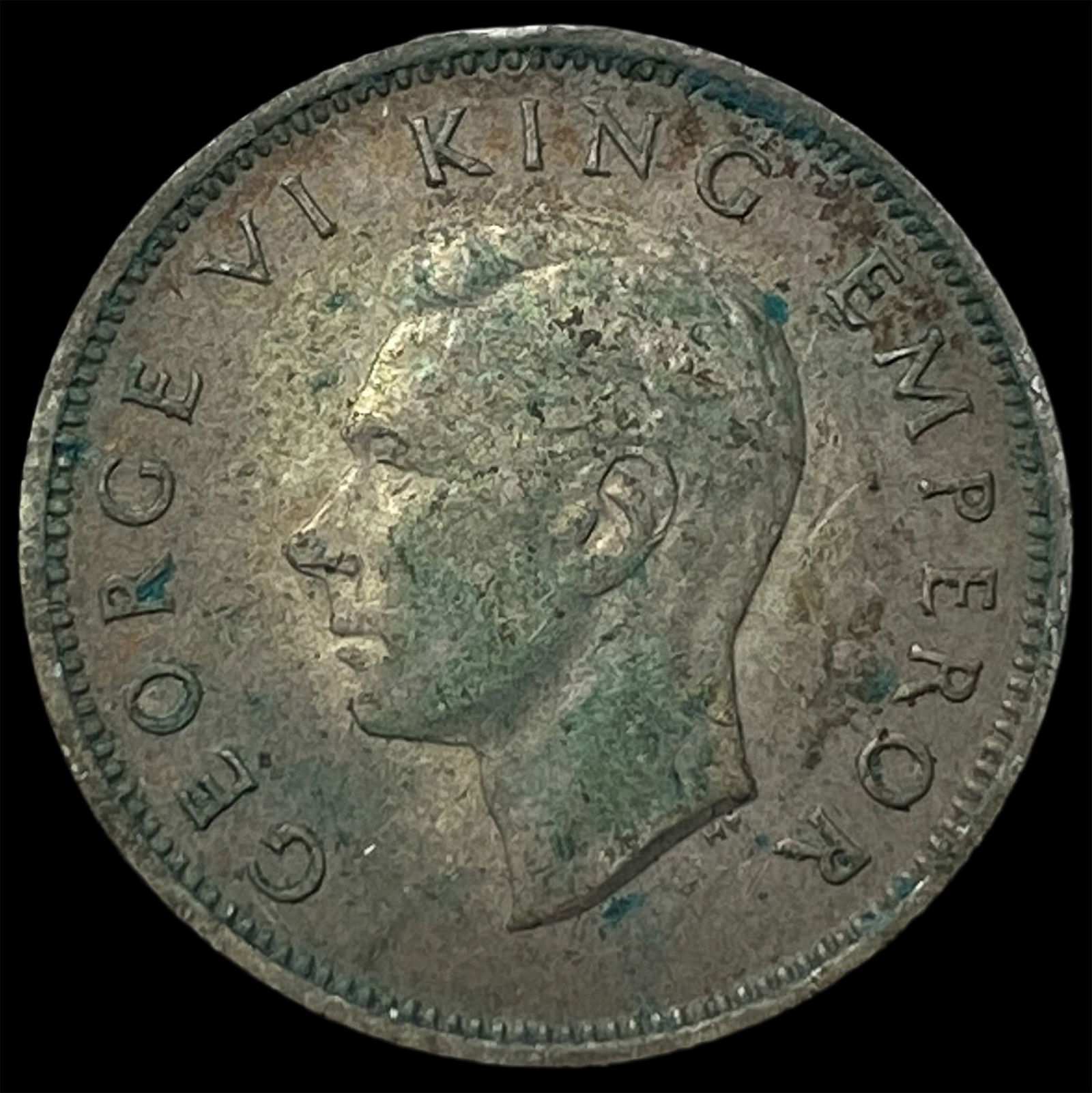 1943 New Zealand Silver Shilling - George VI NEARLY UNCIRCULATED: 1943 New Zealand Silver Shilling - George VI NEARLY UNCIRCULATED