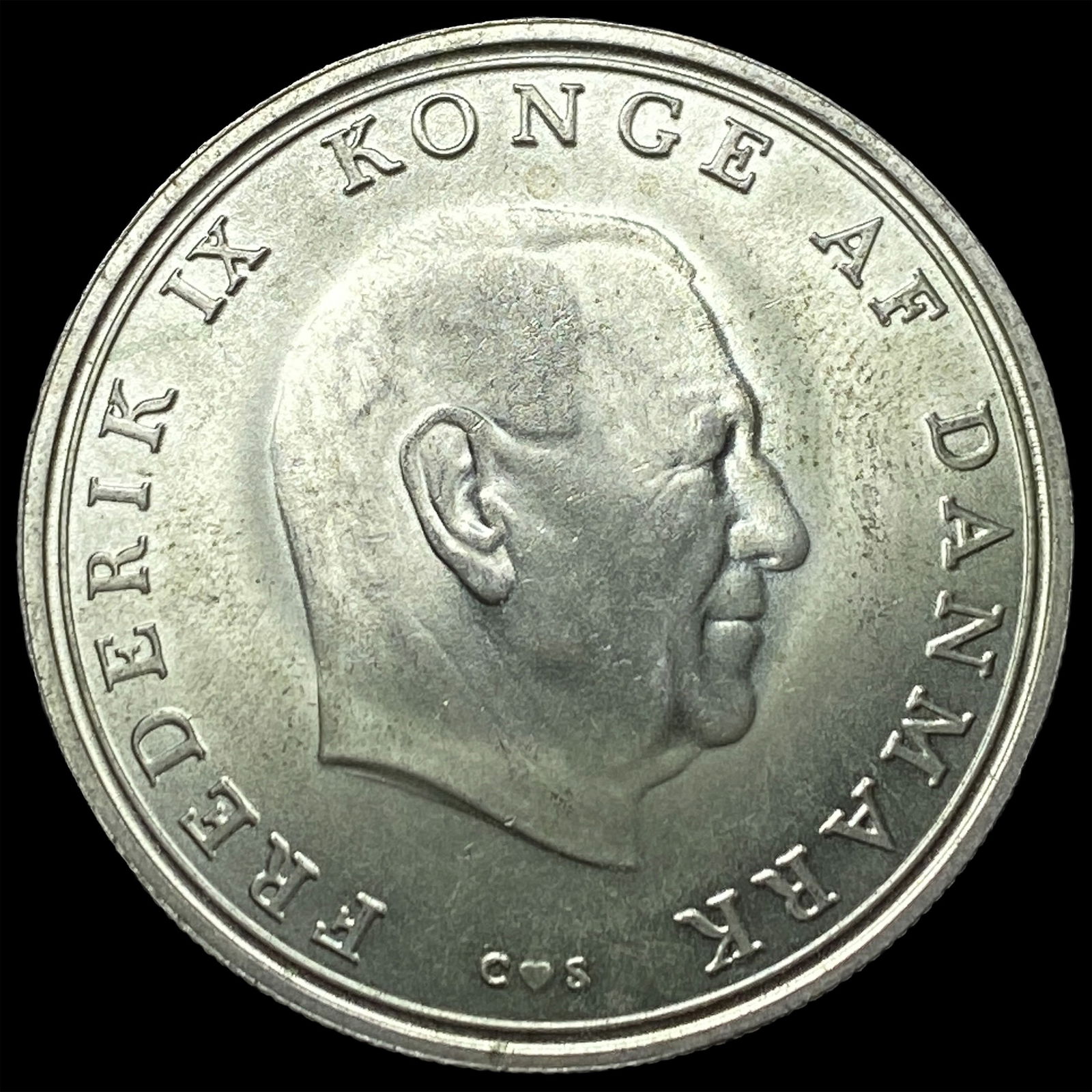 1938 Denmark .5247oz Silver 10 Kroner NEARLY UNCIRCULATED: 1938 Denmark .5247oz Silver 10 Kroner NEARLY UNCIRCULATED