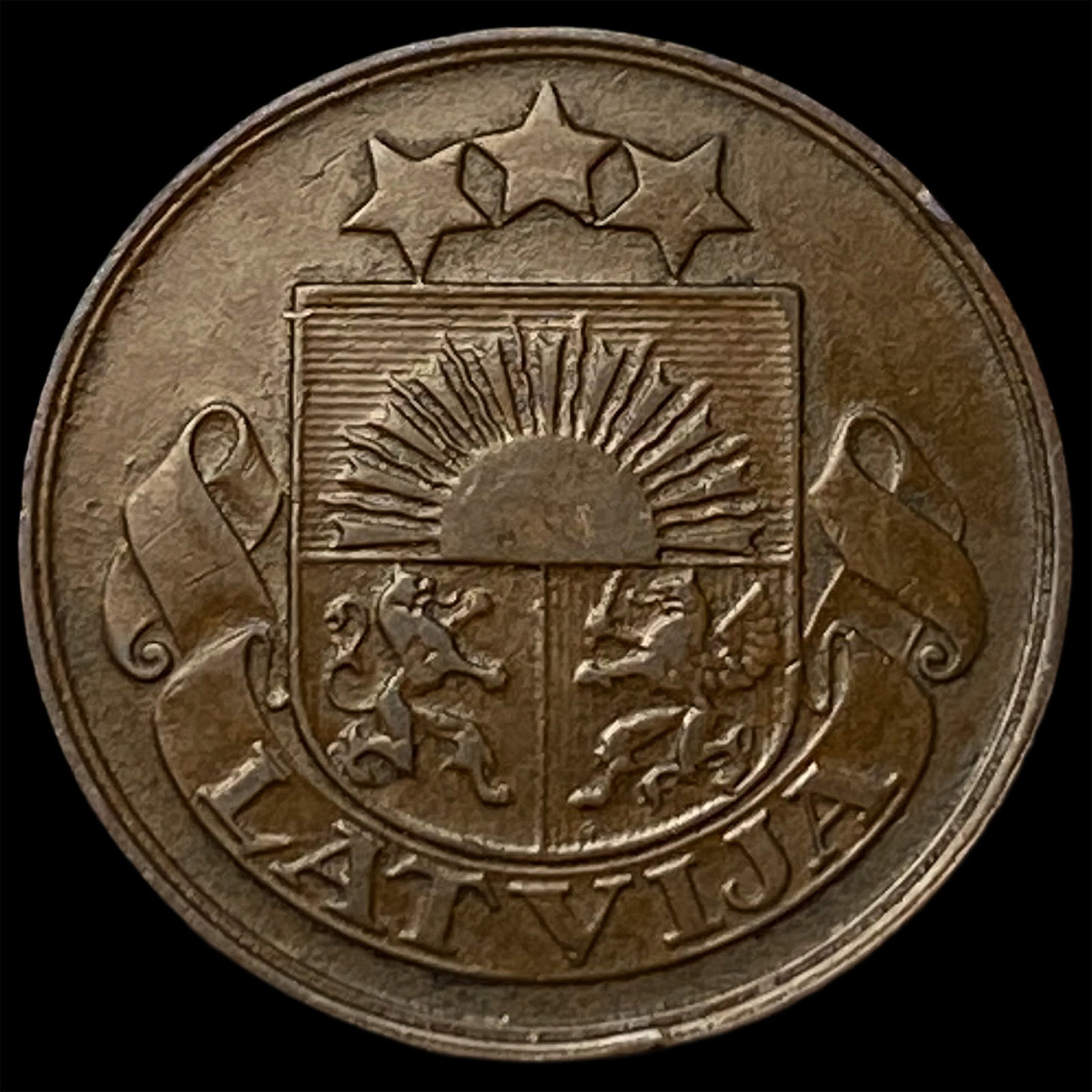 1922 Latvia 2 Santimi NEARLY UNCIRCULATED: 1922 Latvia 2 Santimi NEARLY UNCIRCULATED