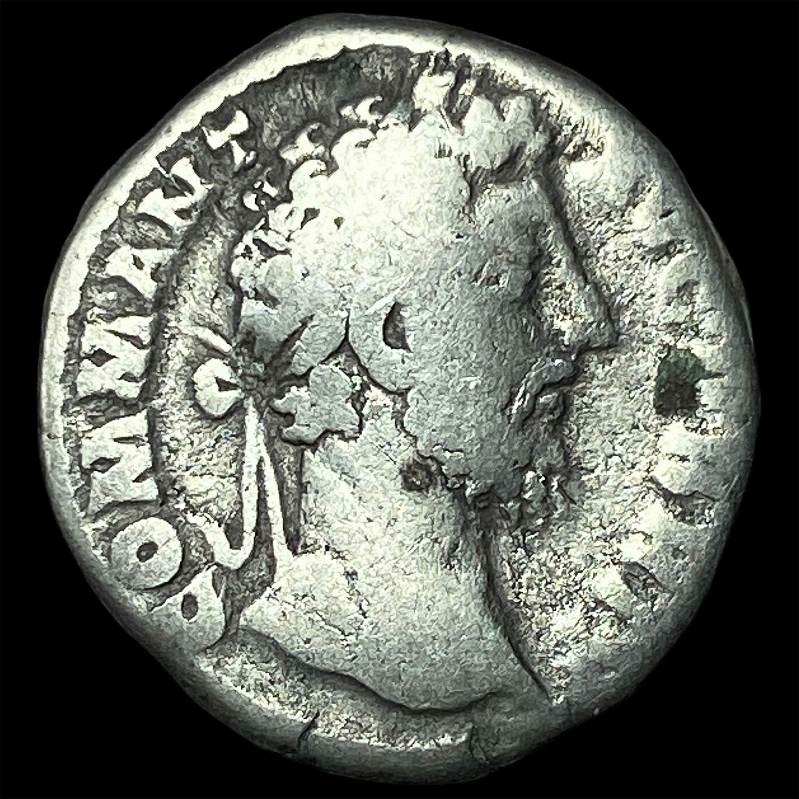 Roman Empire Commodus 180-196 AD Silver Denarius NEARLY UNCIRCULATED: Roman Empire Commodus 180-196 AD Silver Denarius NEARLY UNCIRCULATED