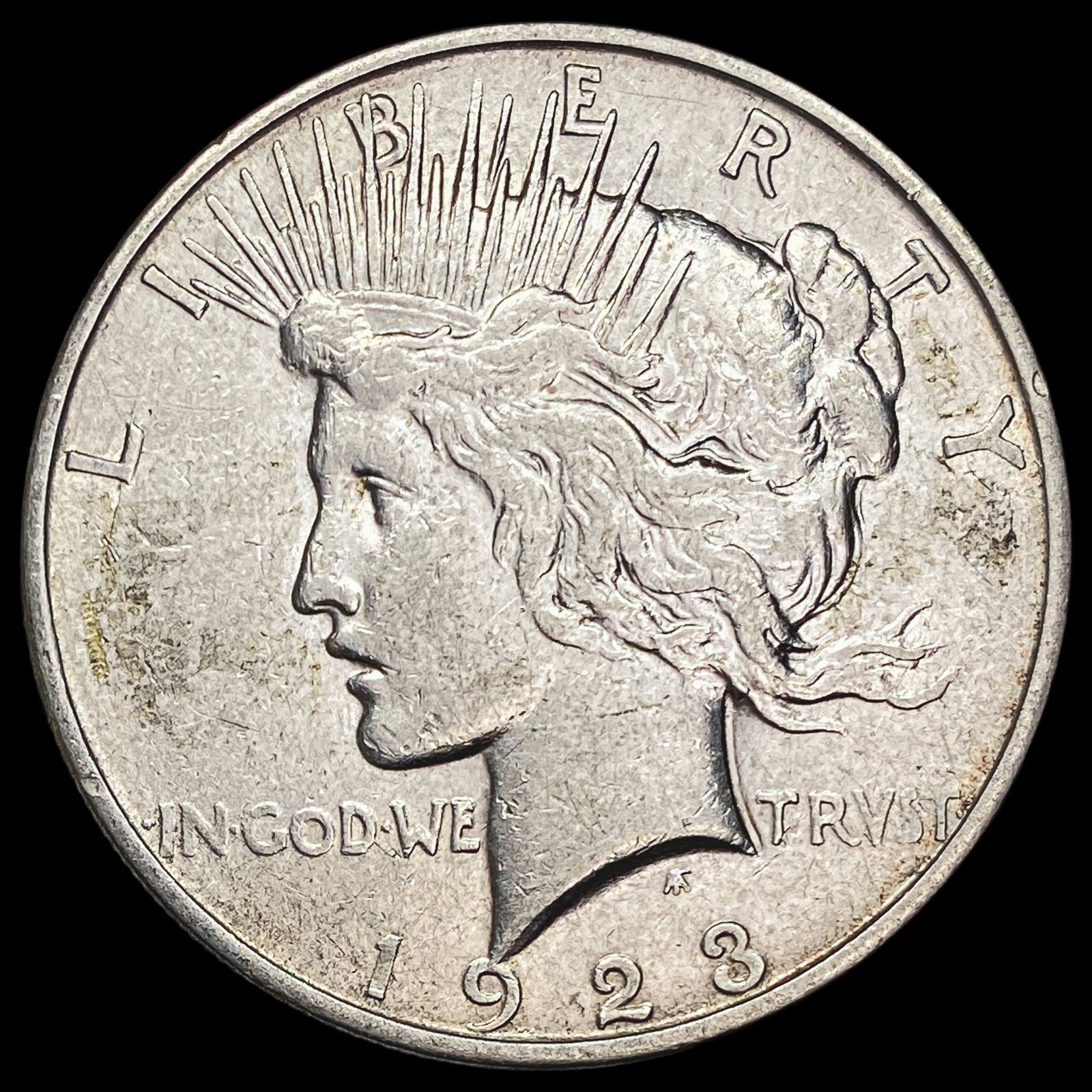 1923-D Silver Peace Dollar ABOUT UNCIRCULATED (1 of 2)