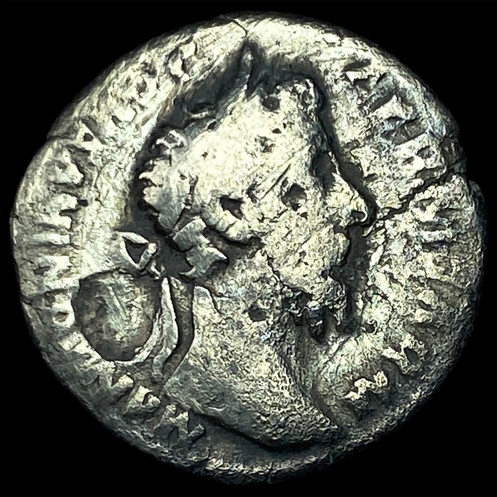 Roman Empire Marcus Aurelius 161-180 AD Silver Denarius NEARLY UNCIRCULATED: Roman Empire Marcus Aurelius 161-180 AD Silver Denarius NEARLY UNCIRCULATED