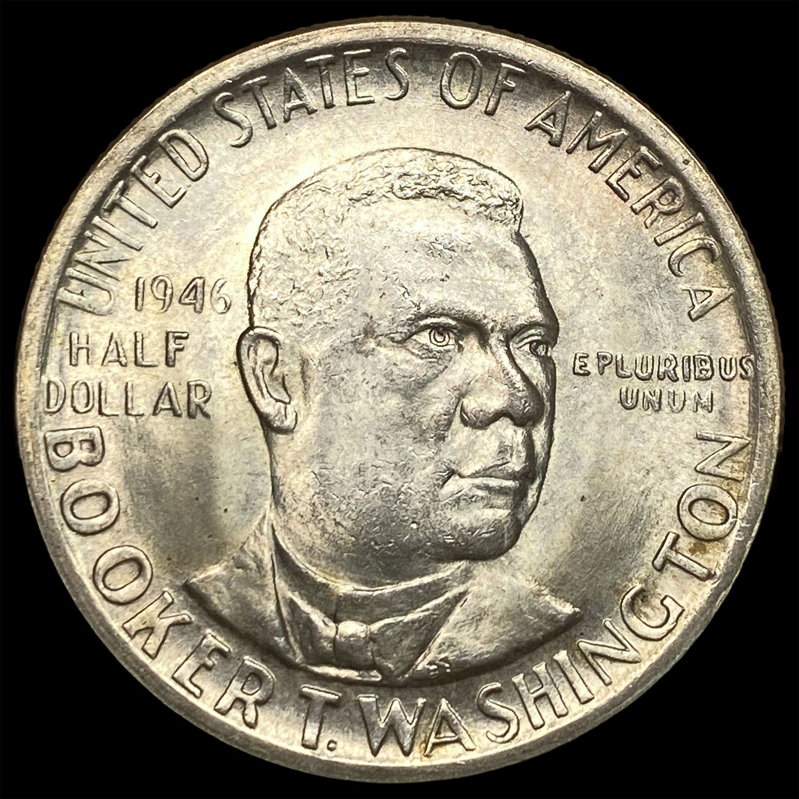 1946 Silver Half Dollar Booker T. Washington UNCIRCULATED (1 of 2)