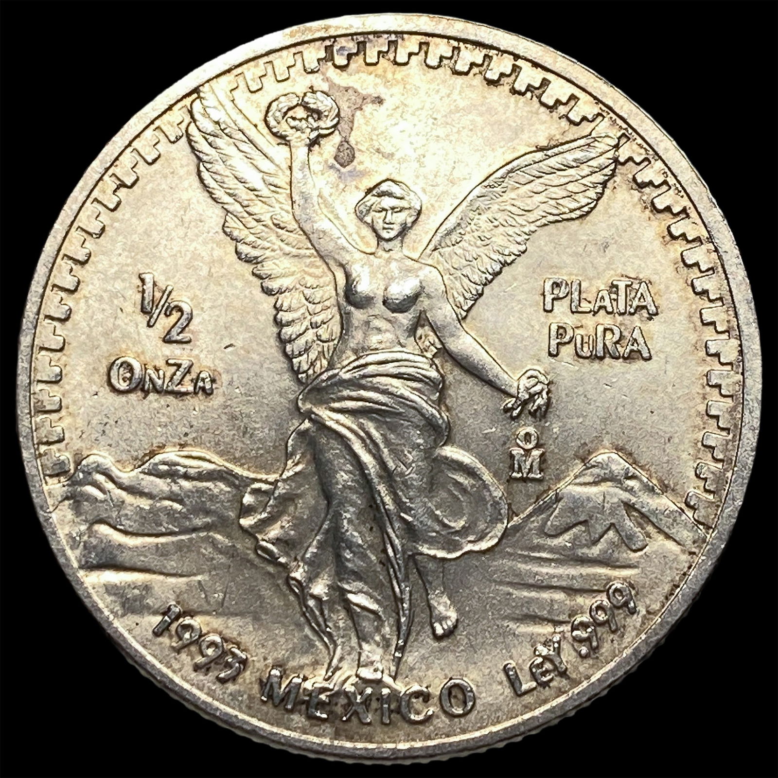 1993 Mexico Silver 1/2 Oz Libertad NEARLY UNCIRCULATED: 1993 Mexico Silver 1/2 Oz Libertad NEARLY UNCIRCULATED
