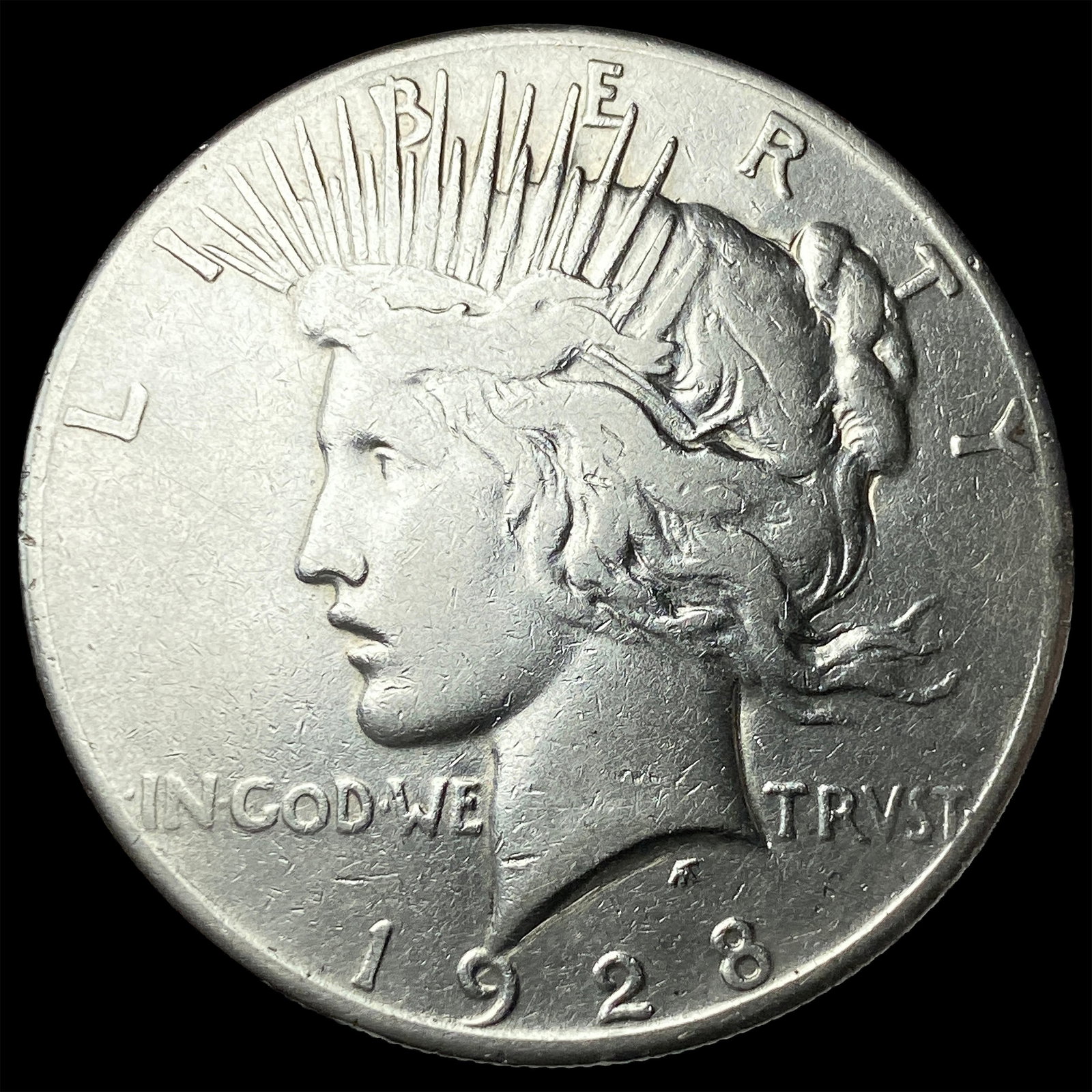 1928 Silver Peace Dollar ABOUT UNCIRCULATED (1 of 2)