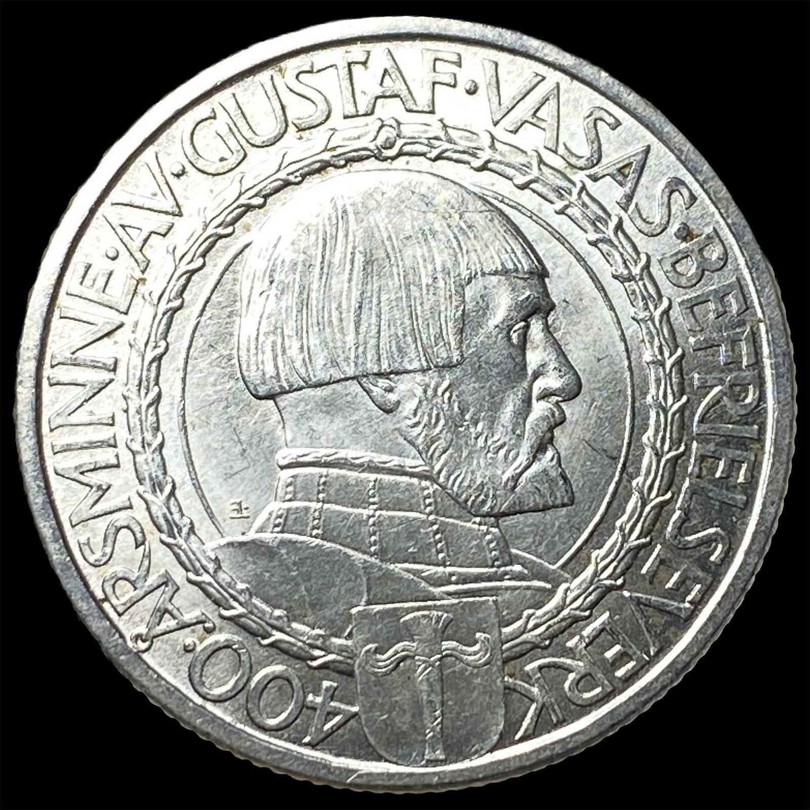 1921 Sweden Silver 2 Kroner UNCIRCULATED (1 of 2)