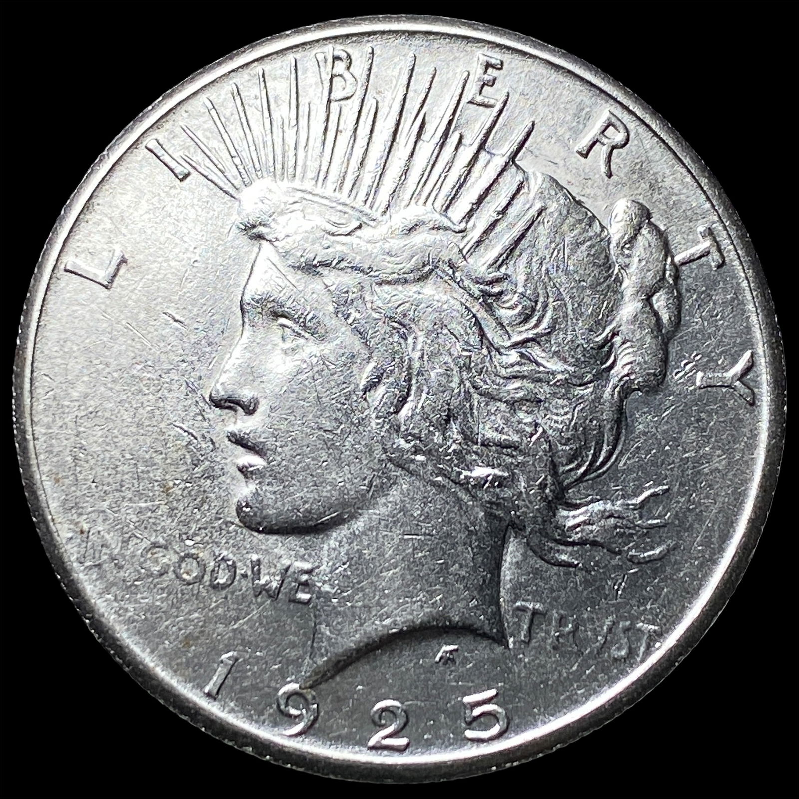 1925 Peace Silver Dollar CLOSELY UNCIRCULATED (1 of 2)