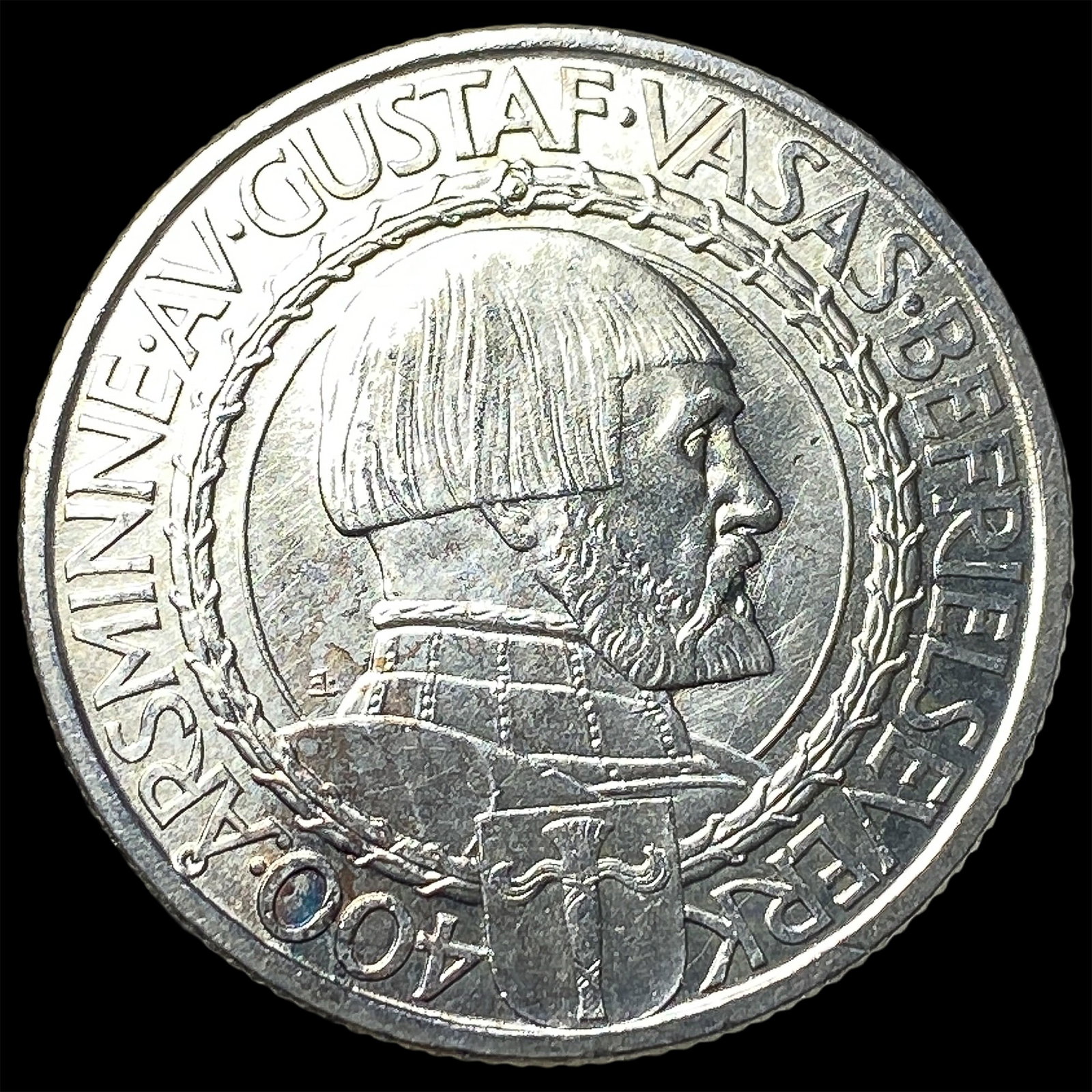 1921 Sweden Silver 2 Kroner UNCIRCULATED (1 of 2)