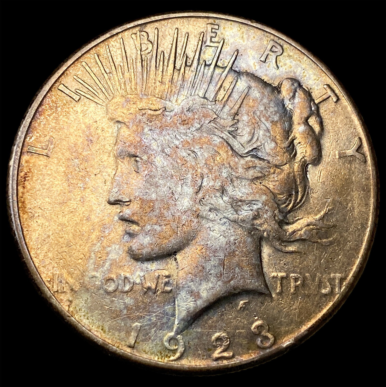 1923-S Silver Peace Dollar ABOUT UNCIRCULATED (1 of 2)