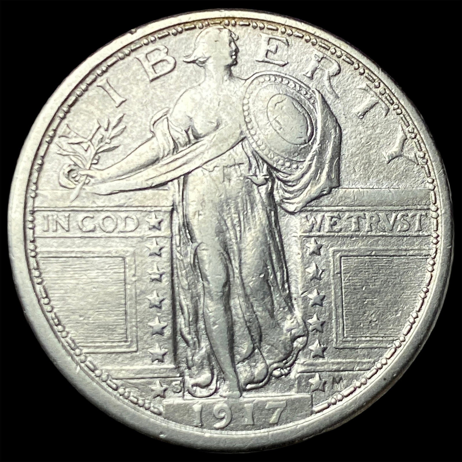 1917 Type 1 Standing Liberty Quarter NEARLY UNCIRCULATED (1 of 2)