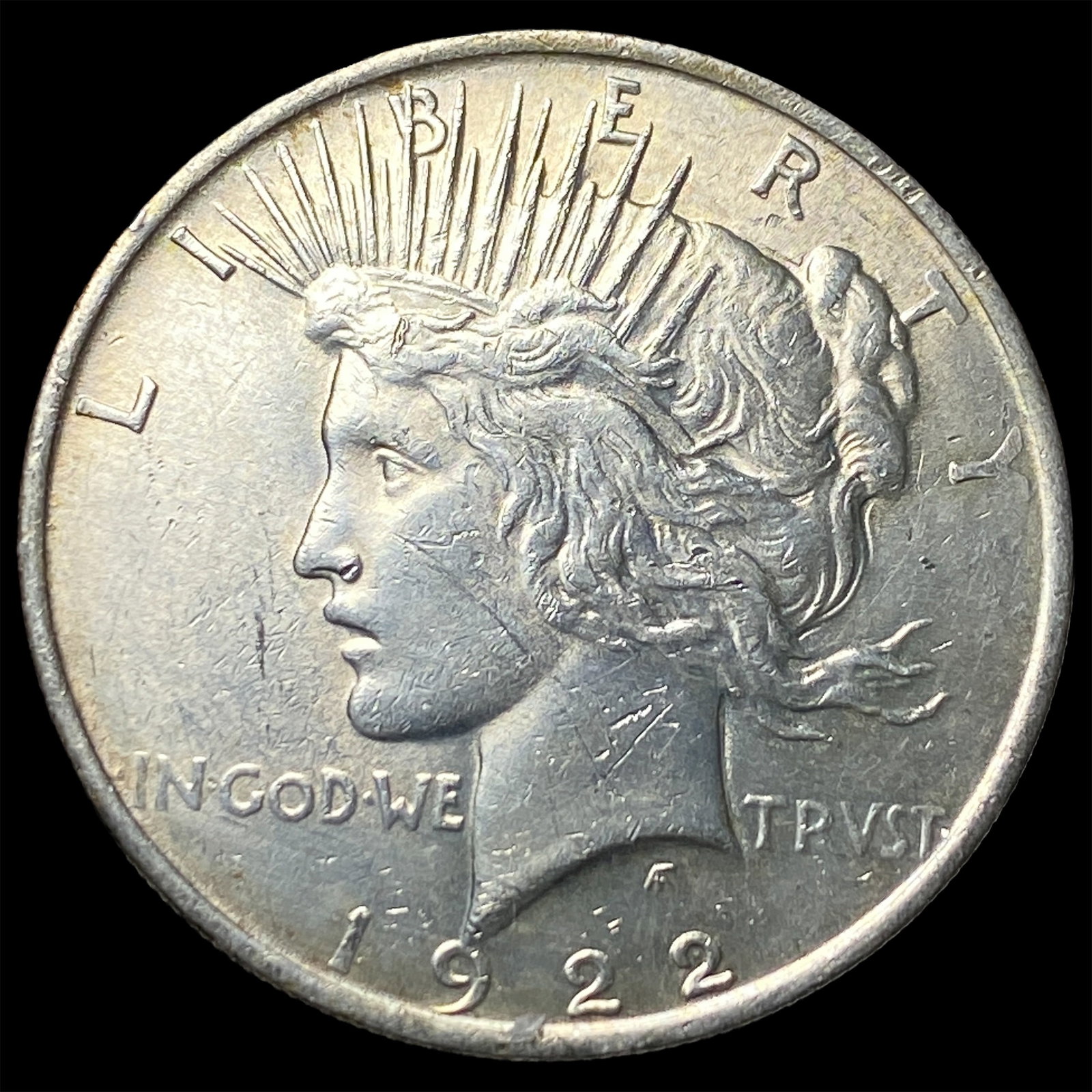 1922 Silver Peace Dollar CLOSELY UNCIRCULATED (1 of 2)