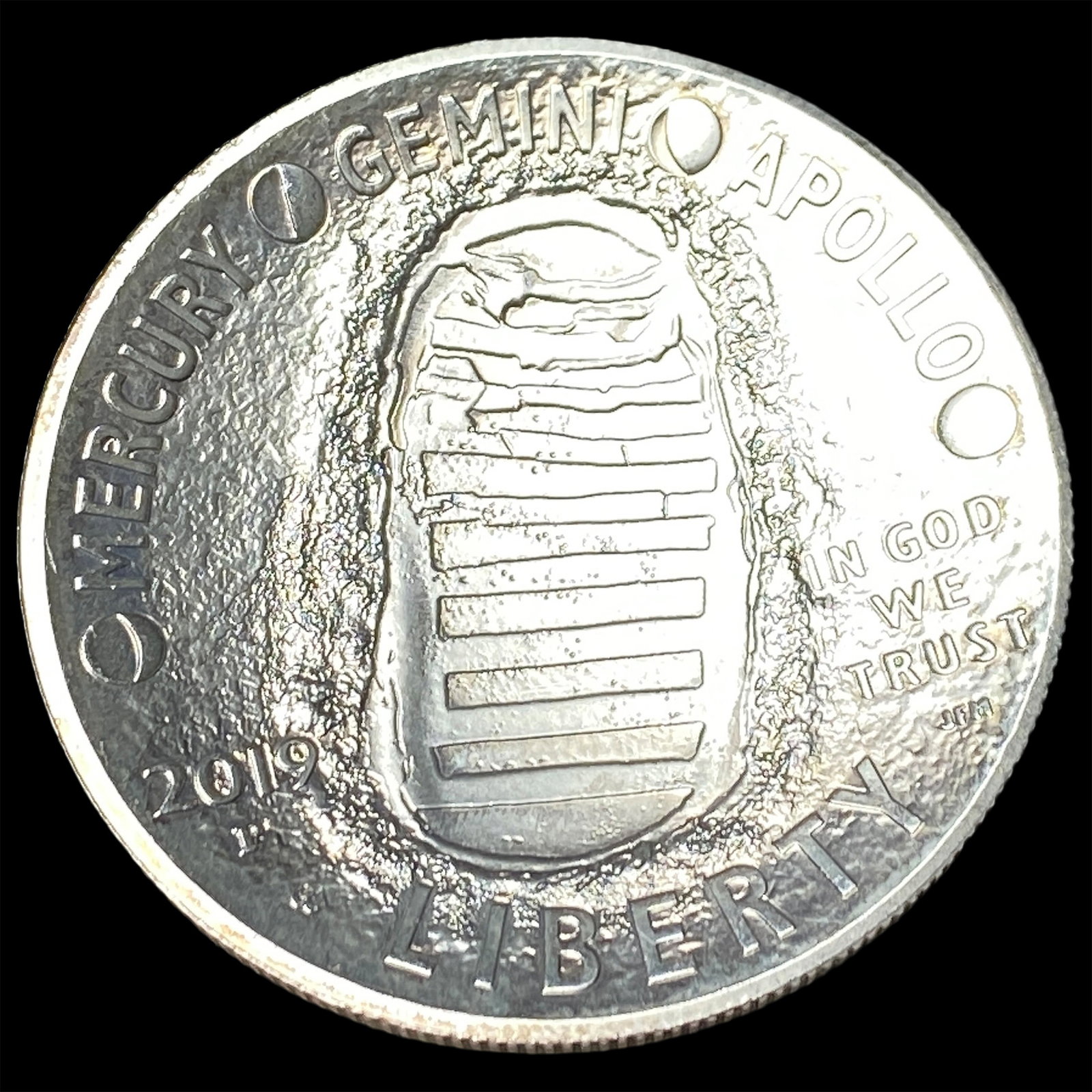 2019-P Apollo 11 50th Anniversary Silver Dollar UNCIRCULATED (1 of 2)