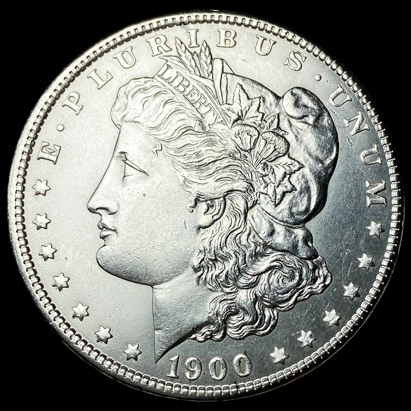 1900 Morgan Silver Dollar UNCIRCULATED (1 of 2)