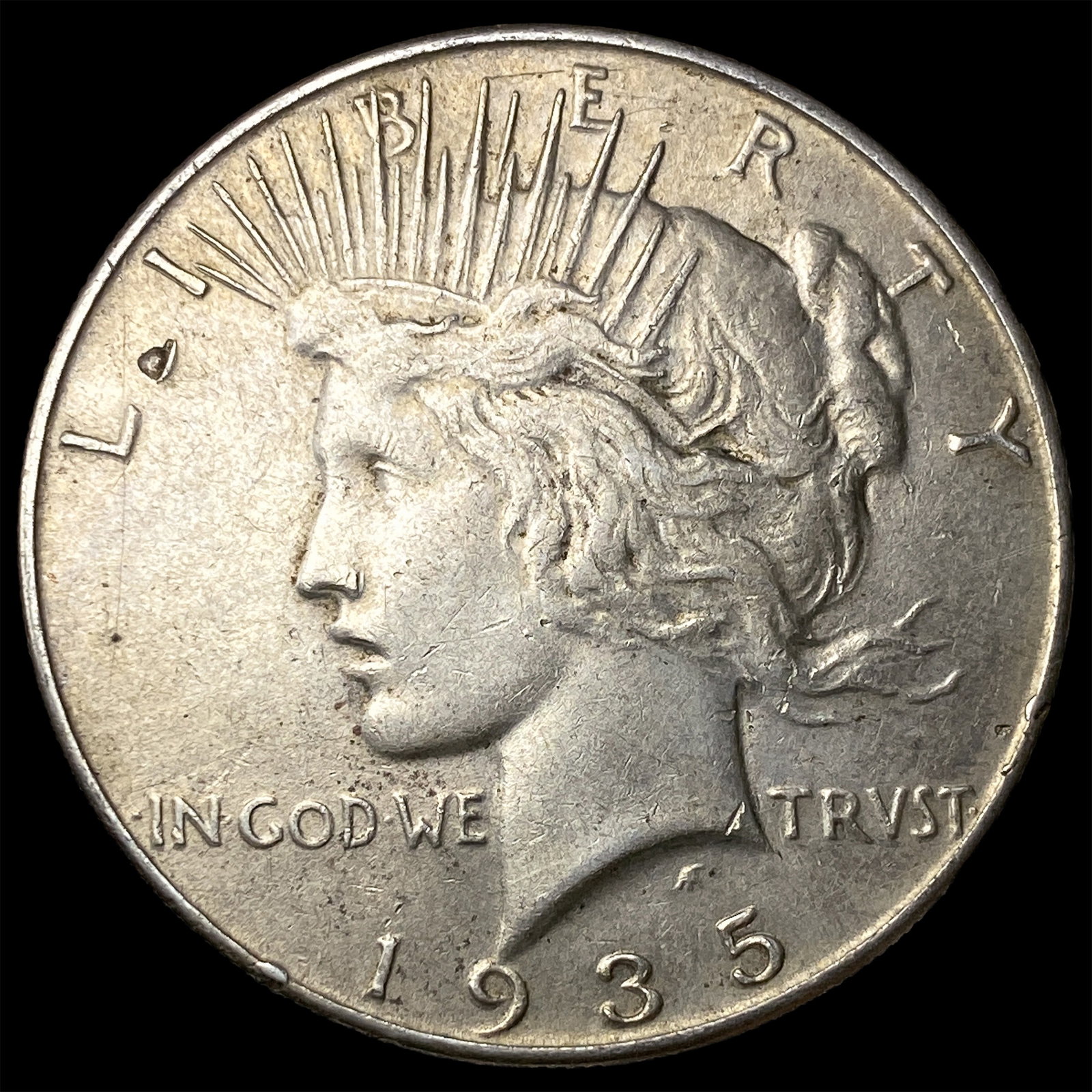 1935 Silver Peace Dollar NEARLY UNCIRCULATED (1 of 2)