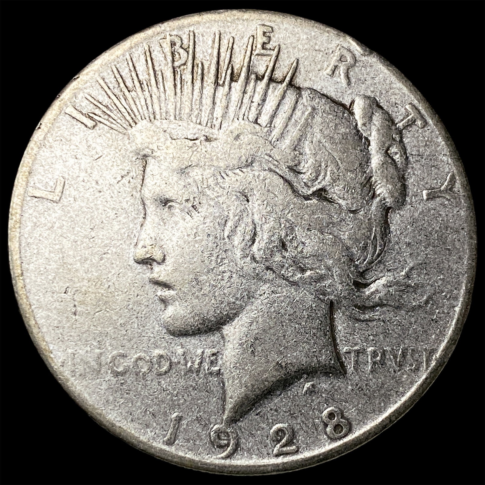 1928 Silver Peace Dollar NICELY CIRCULATED (1 of 2)
