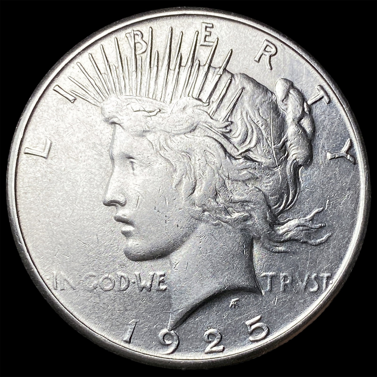 1925-S Silver Peace Dollar NEARLY UNCIRCULATED (1 of 2)