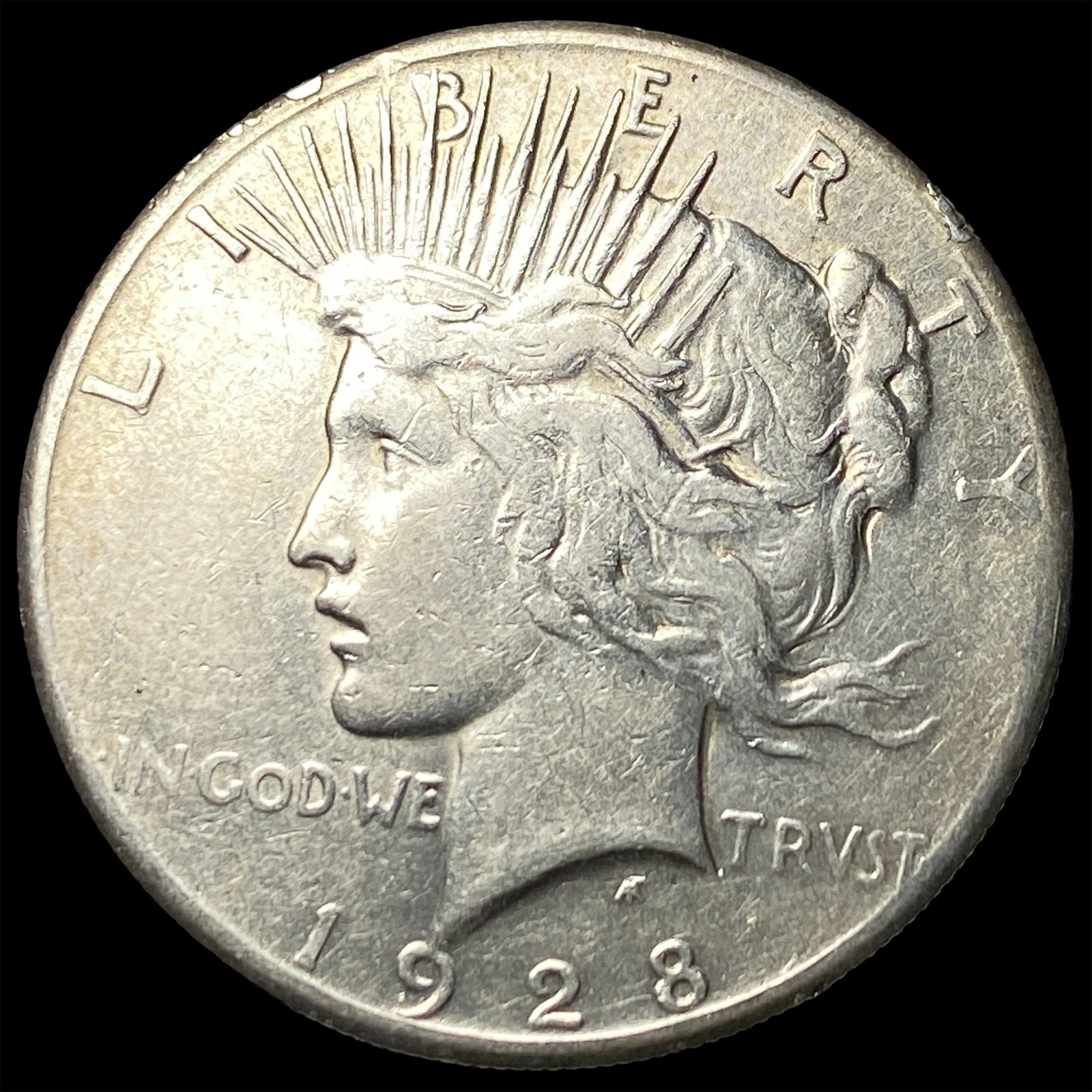 1928 Silver Peace Dollar NEARLY UNCIRCULATED (1 of 2)