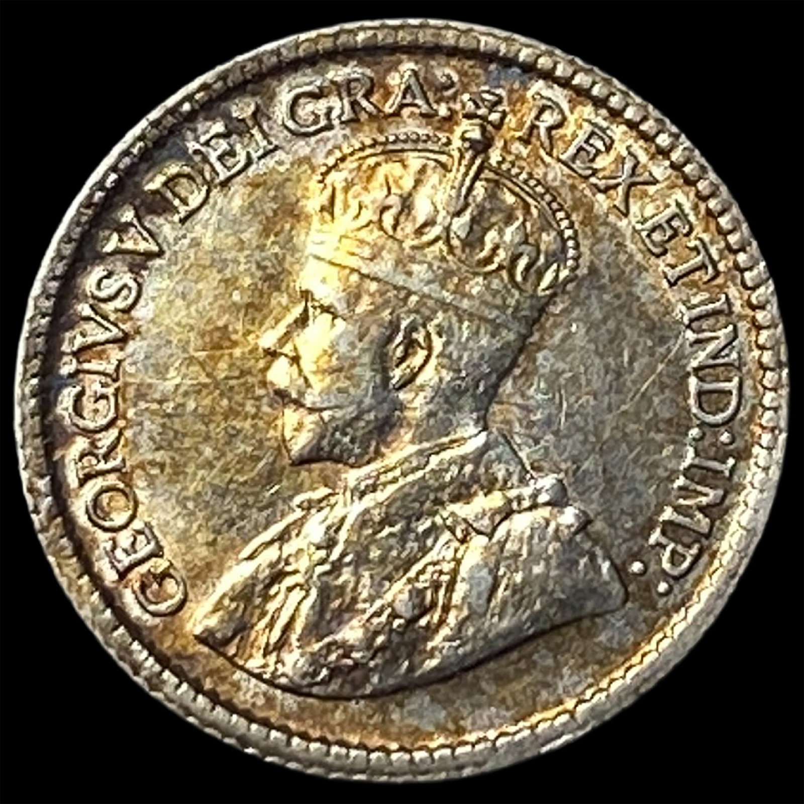 1915 Canada Silver 5 Cents CLOSELY UNCIRCULATED (1 of 2)