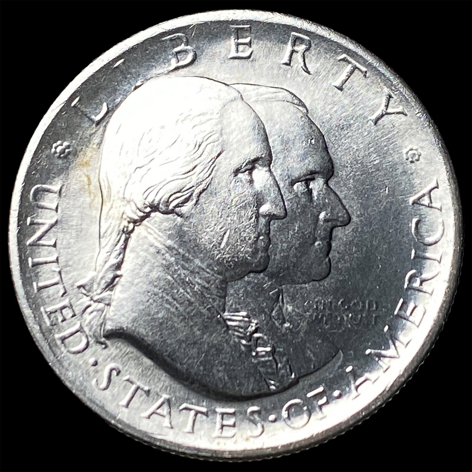 1926 Silver Sesquicentennial Half Dollar UNCIRCULATED (1 of 2)