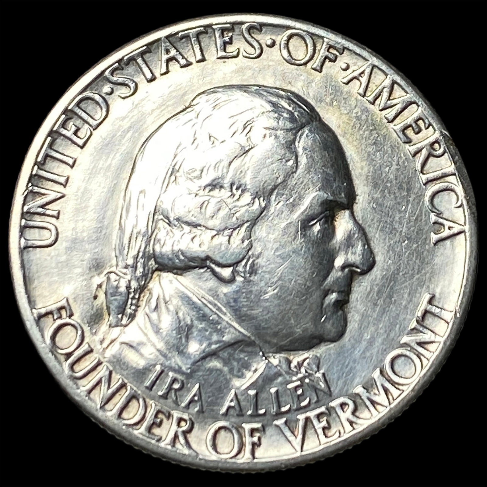 1927 Silver Vermont Half Dollar NEARLY UNCIRCULATED (1 of 2)