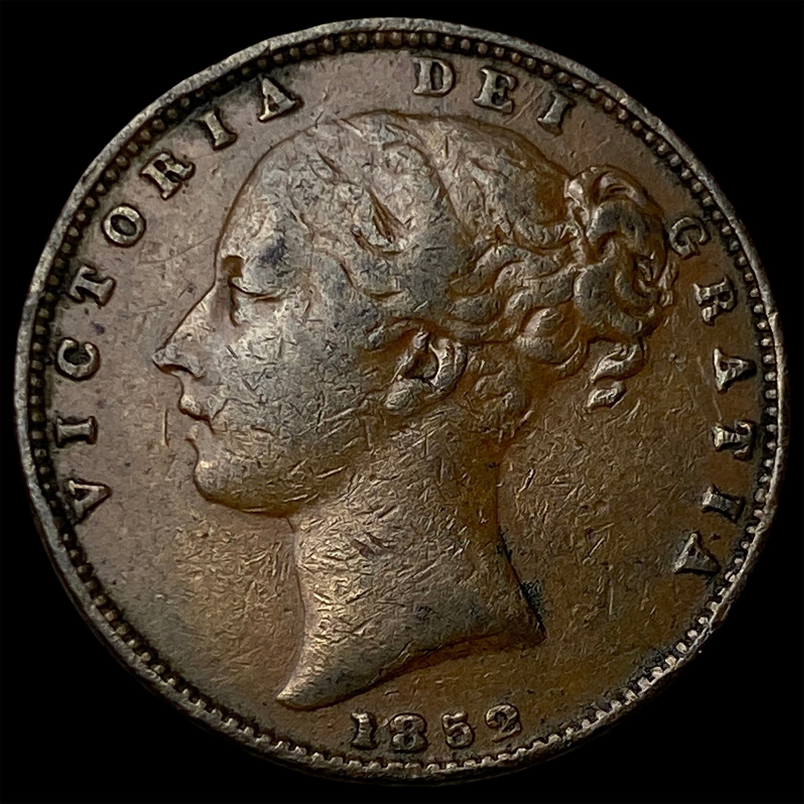 1852 Great Britain Copper Farthing (1 of 2)