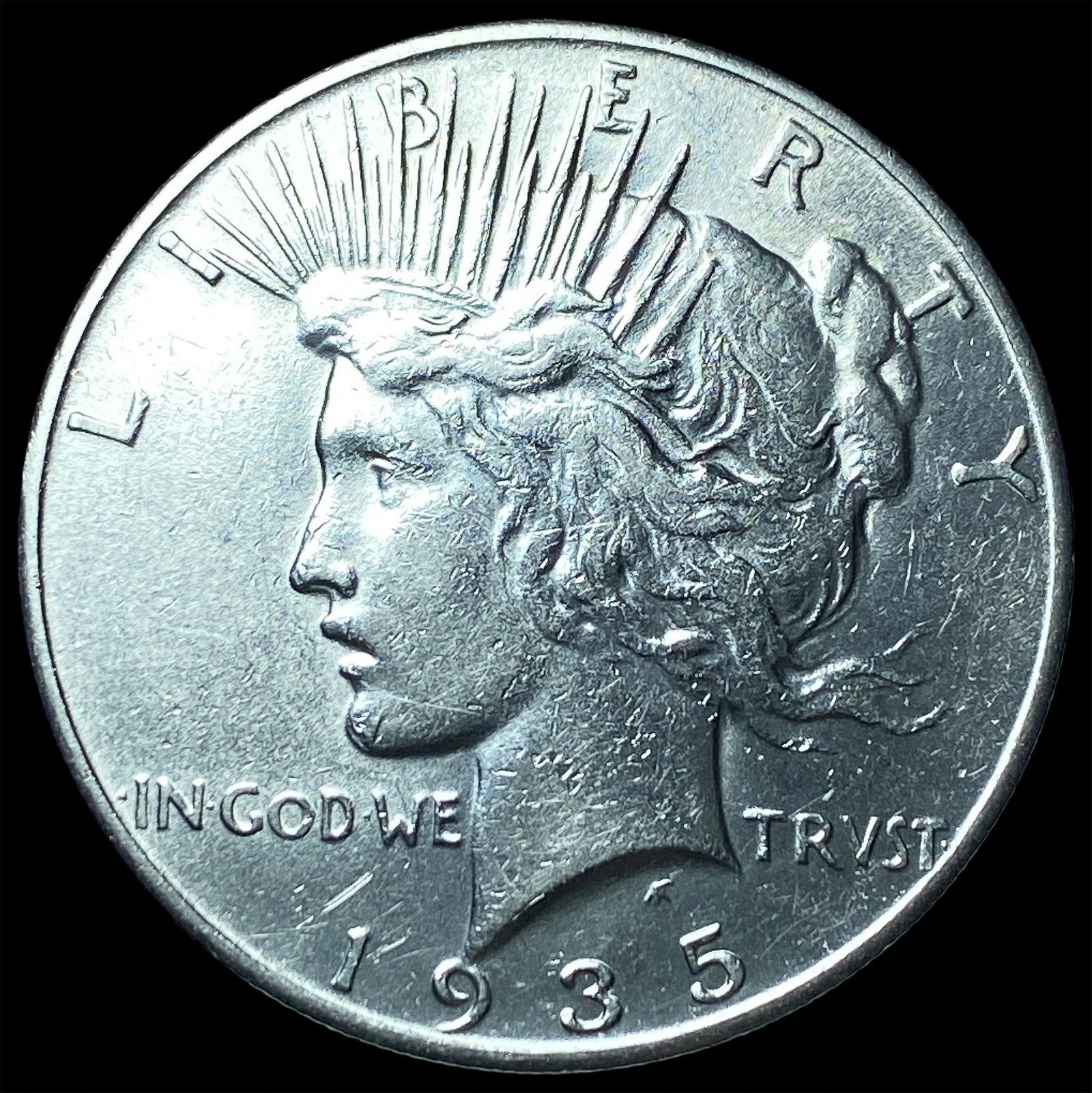 1935 Silver Peace Dollar CLOSELY UNCIRCULATED (1 of 2)