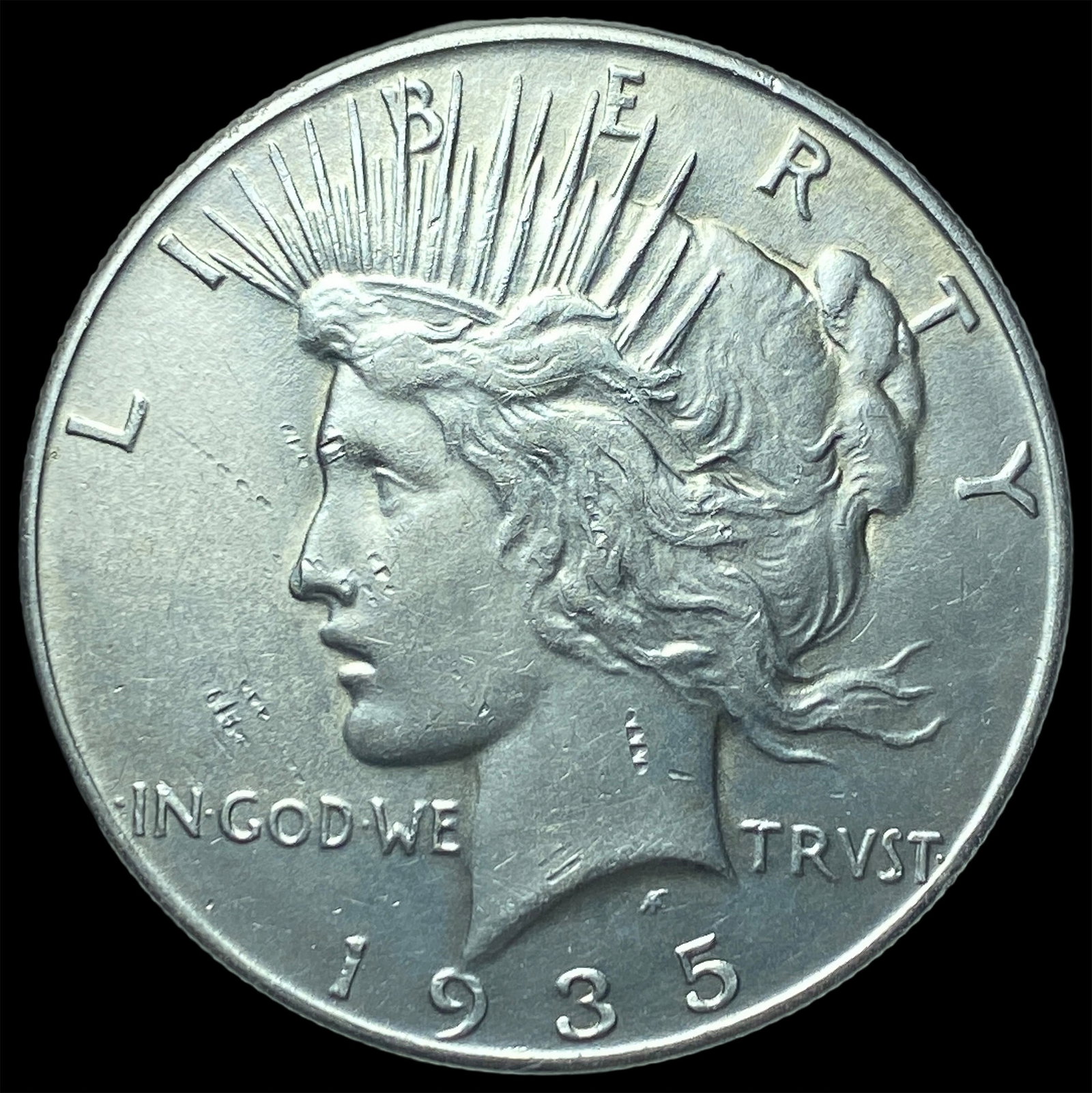 1935 Silver Peace Dollar UNCIRCULATED (1 of 2)