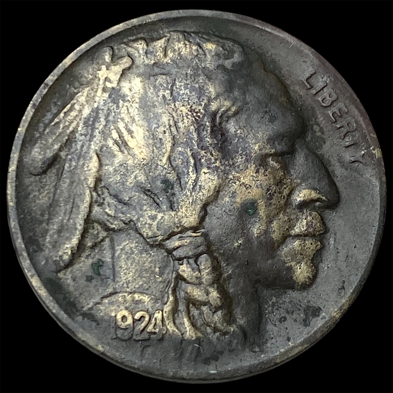1924-D Buffalo Nickel NEARLY UNCIRCULATED (1 of 2)