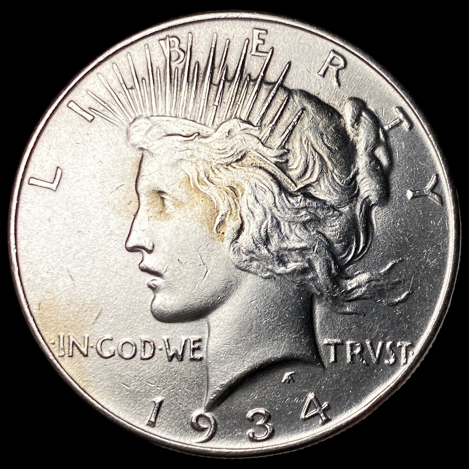 1934 Silver Peace Dollar CLOSELY UNCIRCULATED (1 of 2)