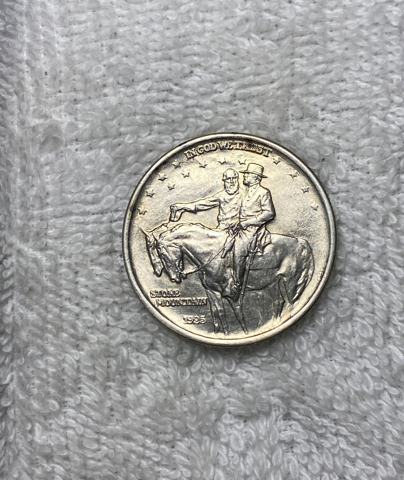 1925 Stone Mountain Silver Half Dollar UNCIRCULATED (1 of 2)