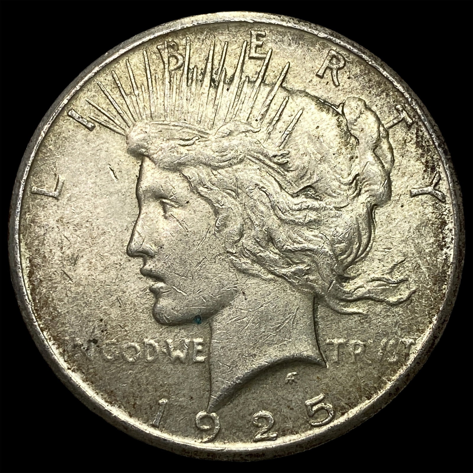 1925 Peace Silver Dollar CLOSELY UNCIRCULATED (1 of 2)